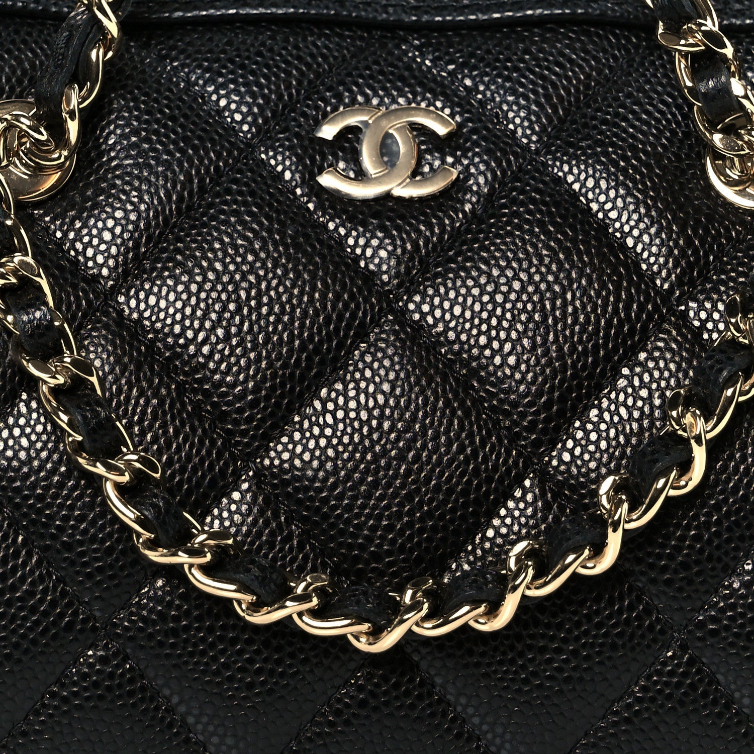 Caviar Quilted Barrel Clutch With Chain Black