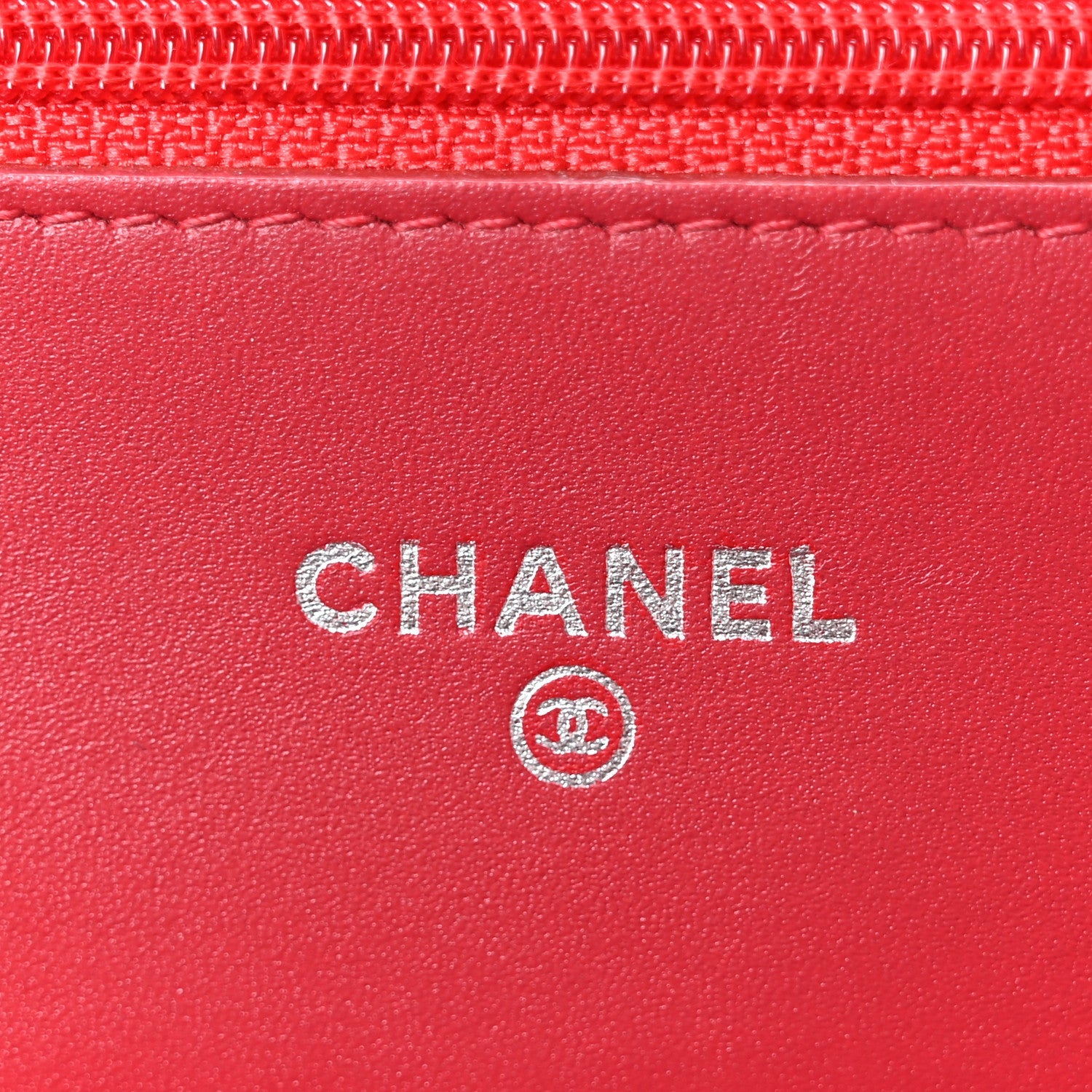 Patent Quilted Brilliant Wallet On Chain WOC Red
