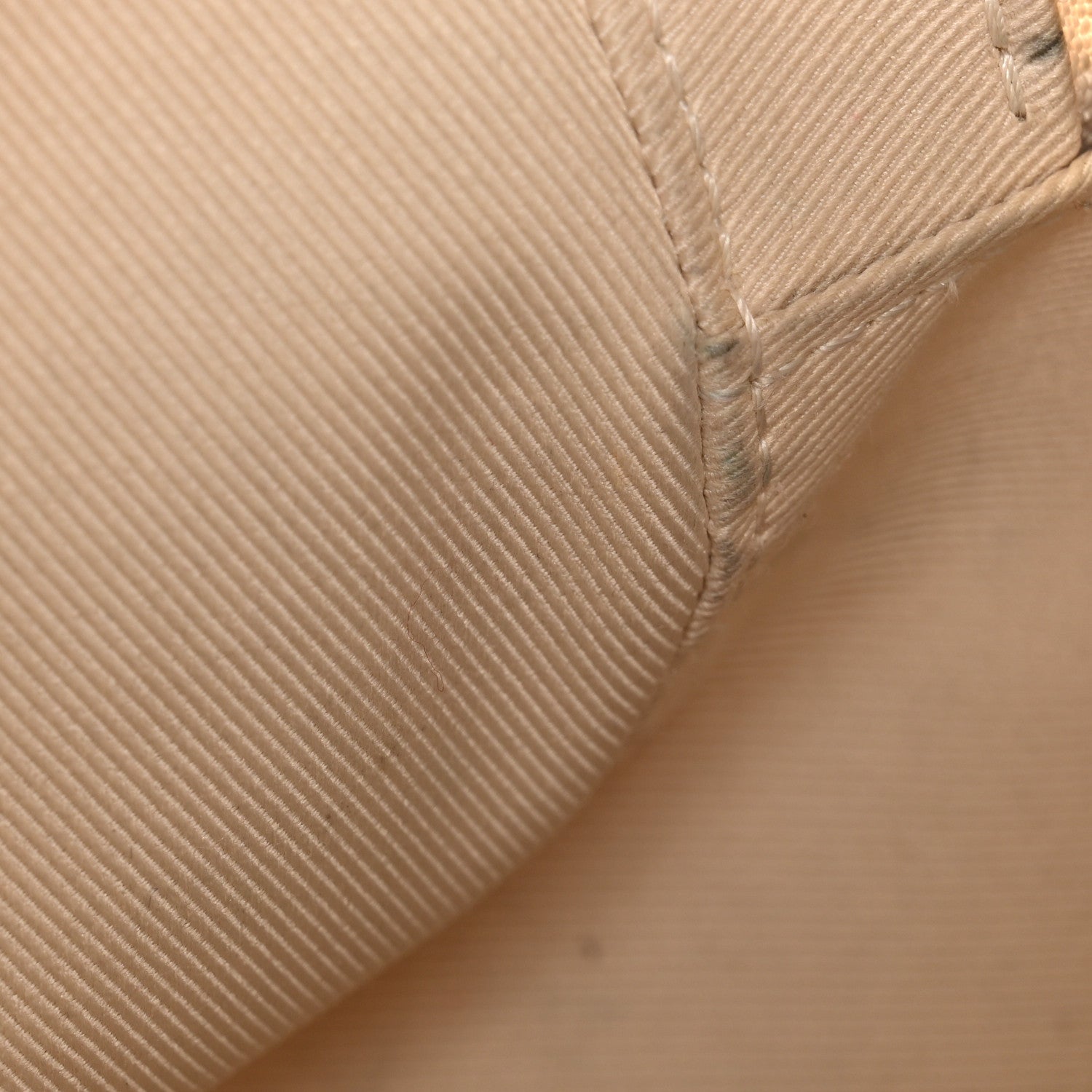 Monogram Saintonge Creme