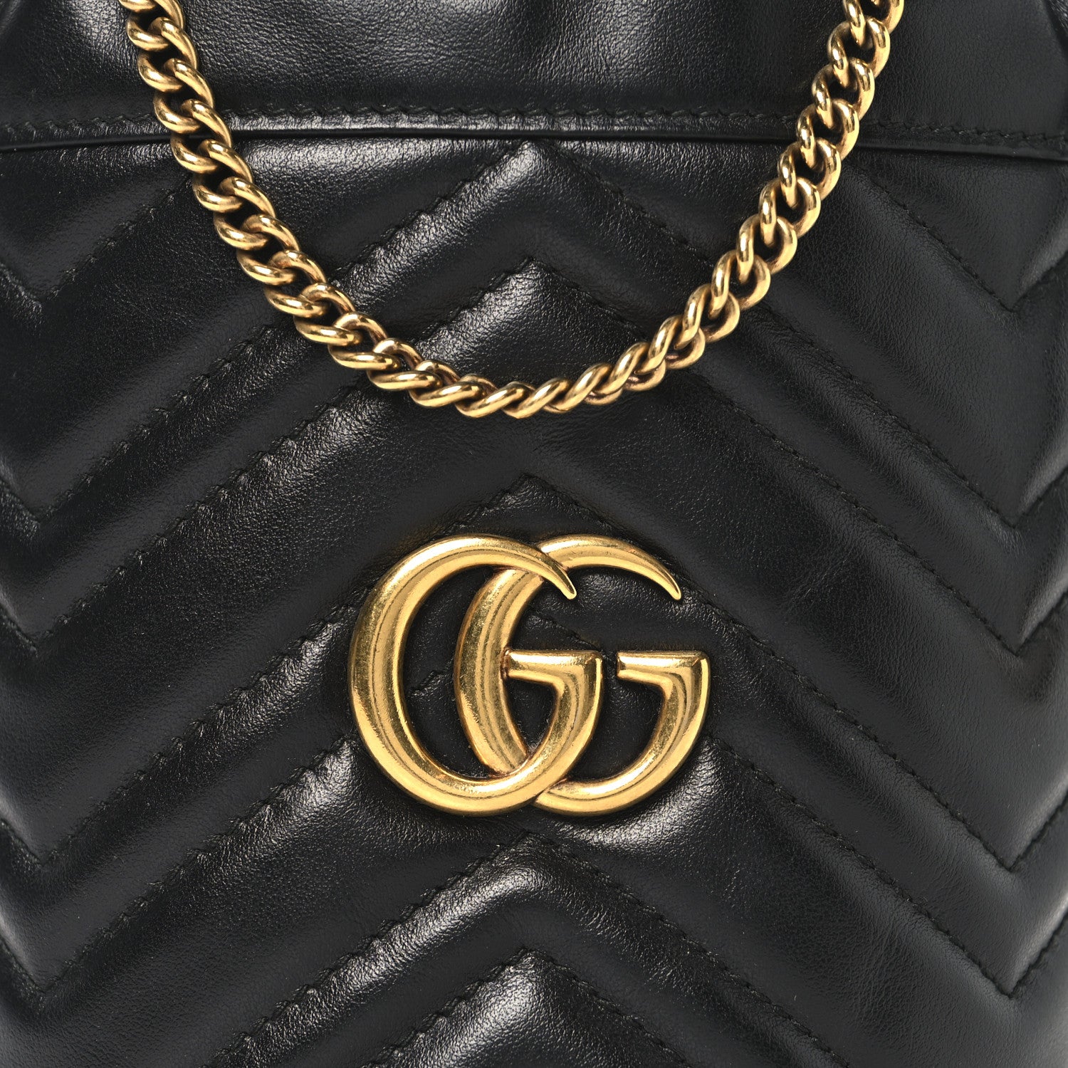 Calfskin Matelasse Mini GG Marmont 2.0 Bucket Bag Black