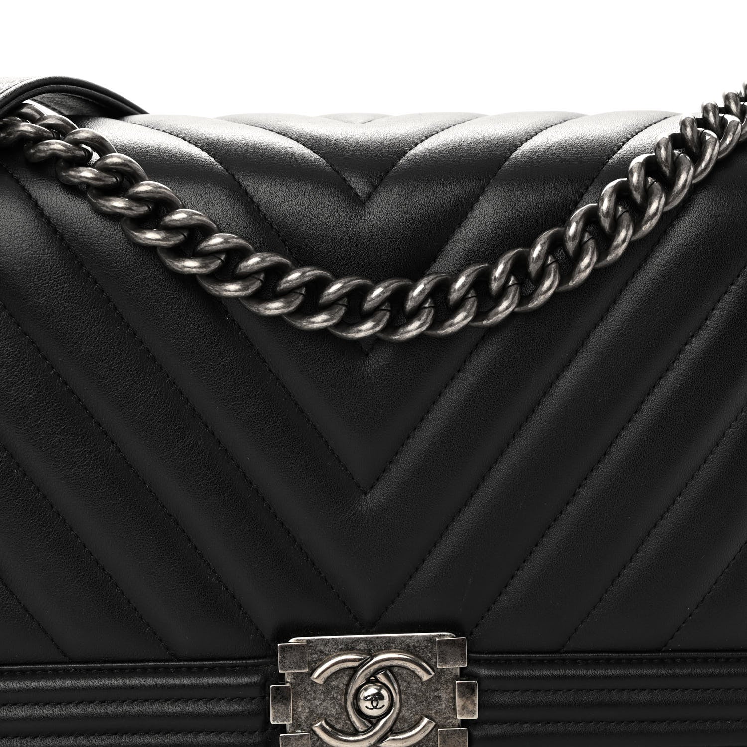 Calfskin Chevron Quilted New Medium Boy Flap Black