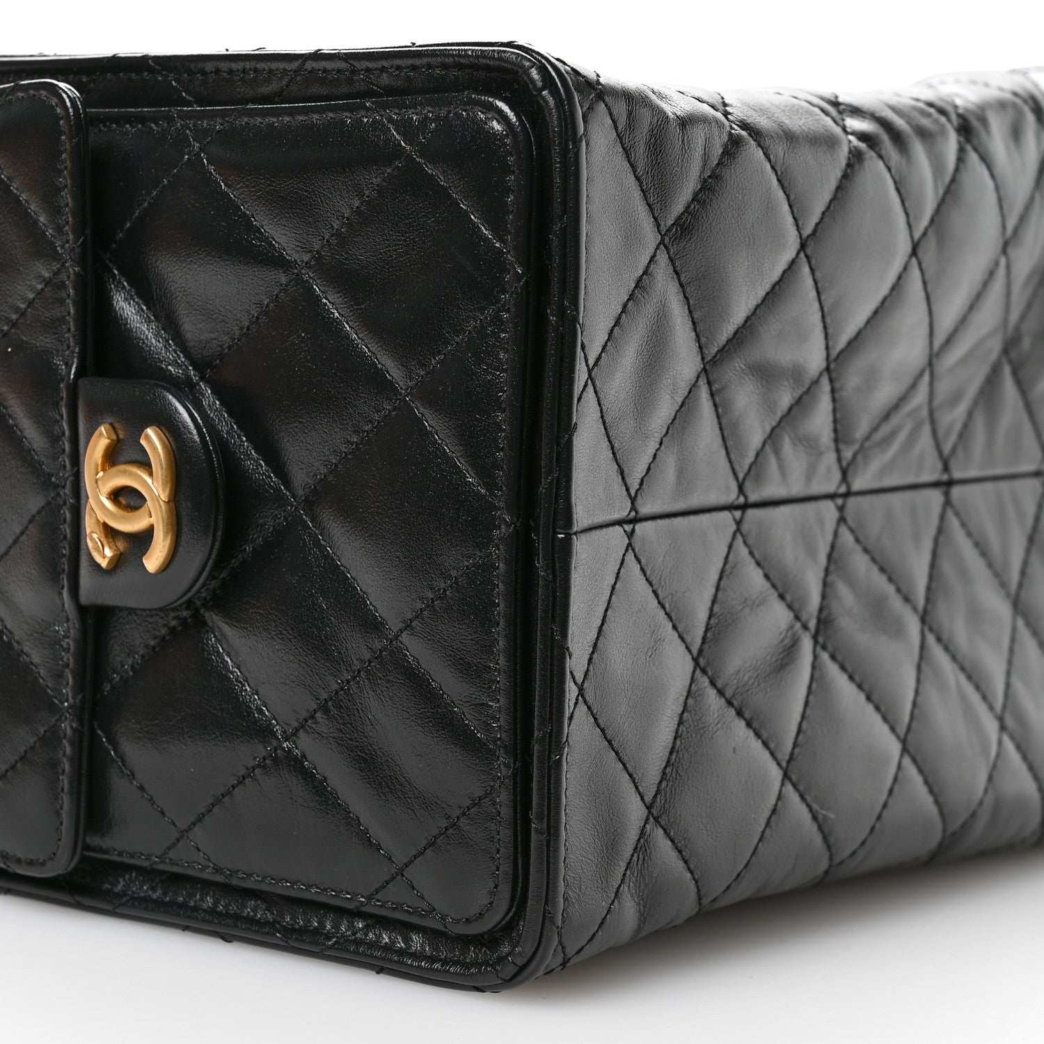 Shiny Crumpled Calfskin Quilted Medium Chanel 25 Handbag  Black