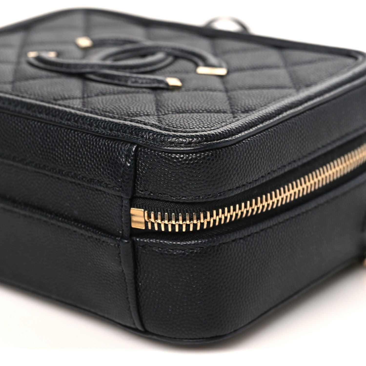 Caviar Quilted Small CC Filigree Vanity Case Black
