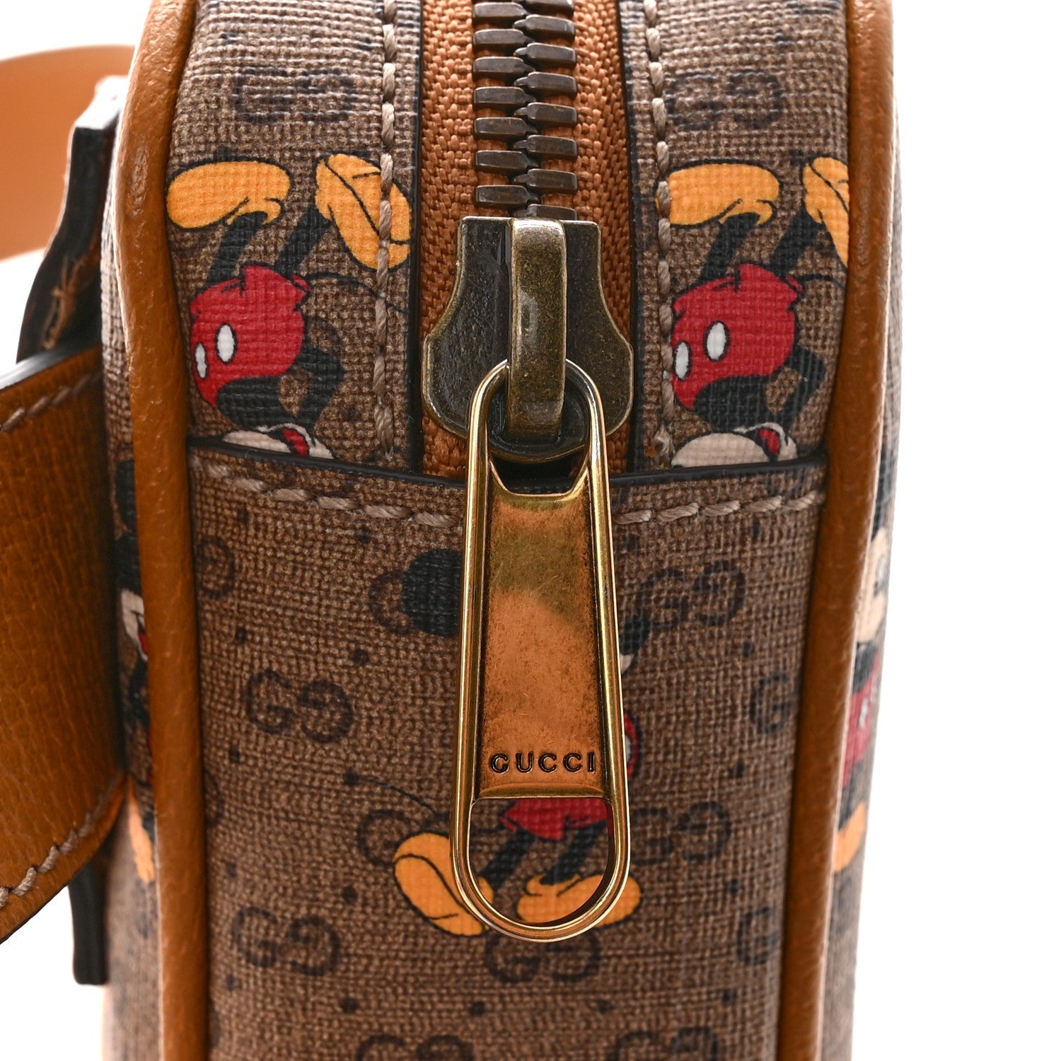 X DISNEY Mini Vintage GG Supreme Monogram Mickey Mouse Small Belt Bag 90 36 Beige Vintage Sun Oil