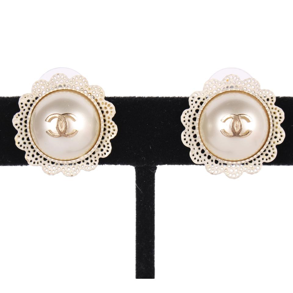 CC Pearl Flower Pierced Earrings