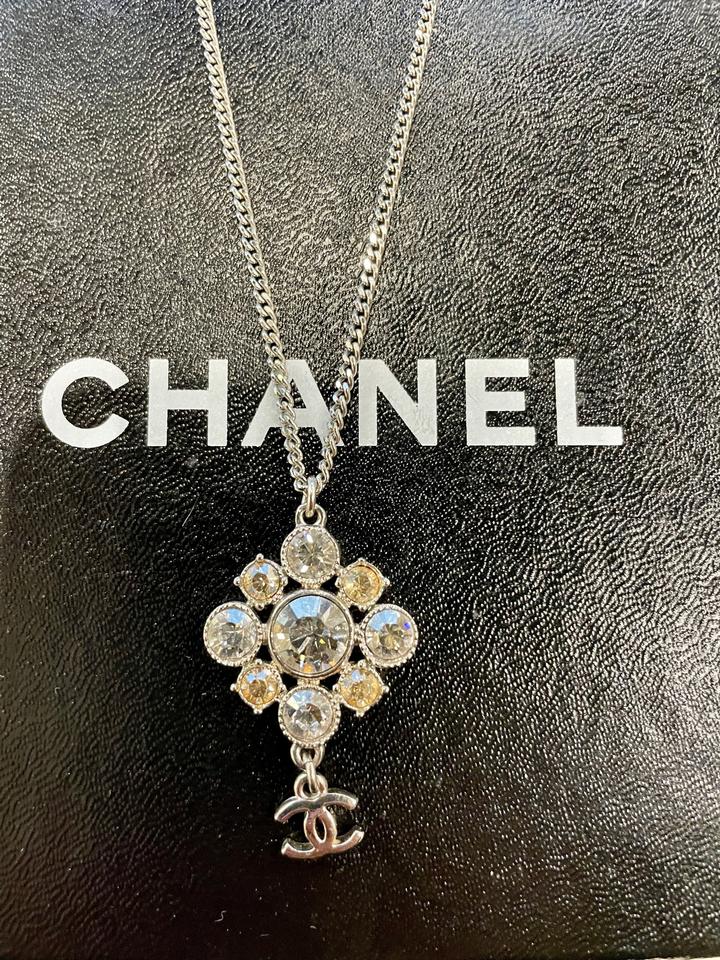 Rhinestone Silver Dangle Necklace (Authentic Pre-owned)