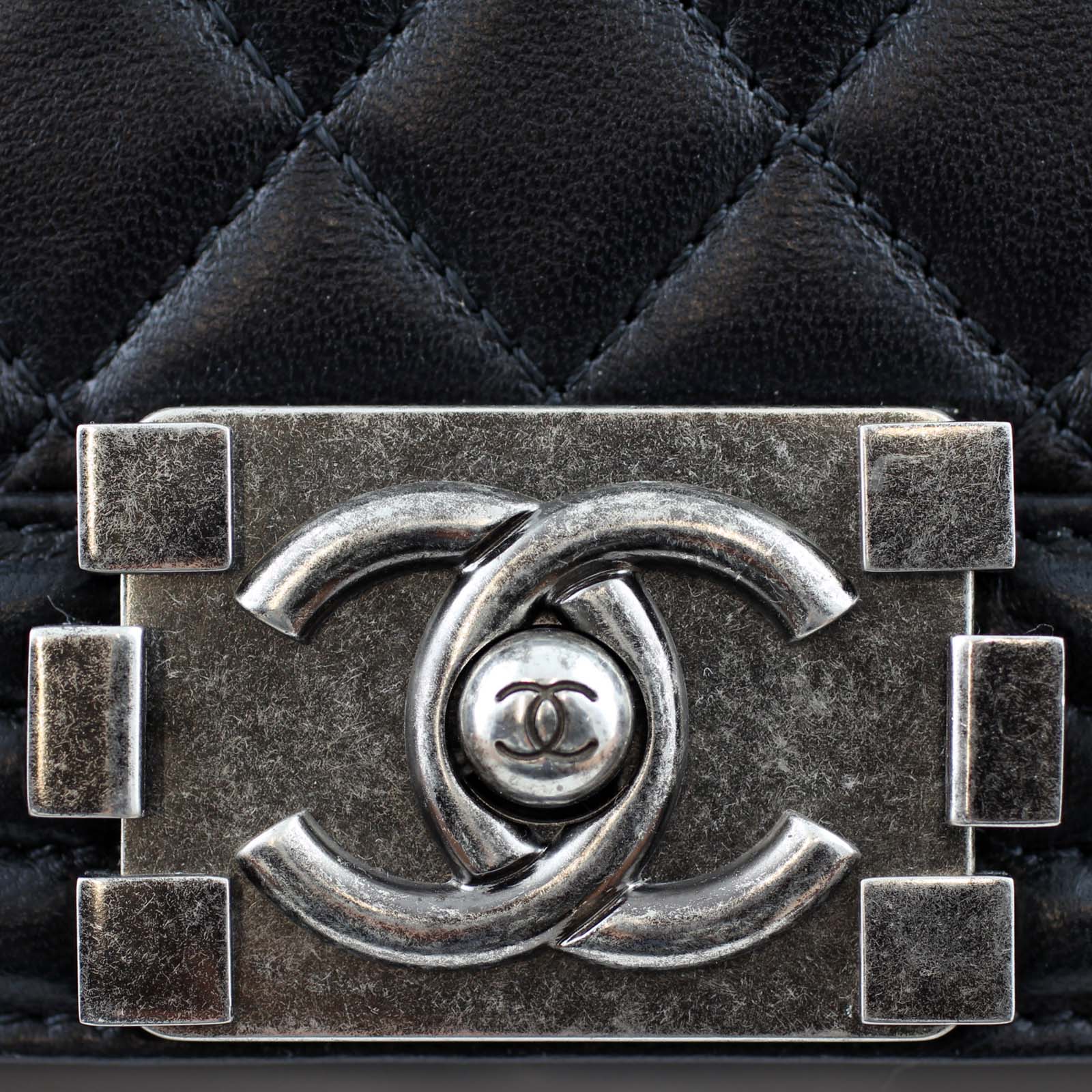 Chanel Boy Large | 16 Series