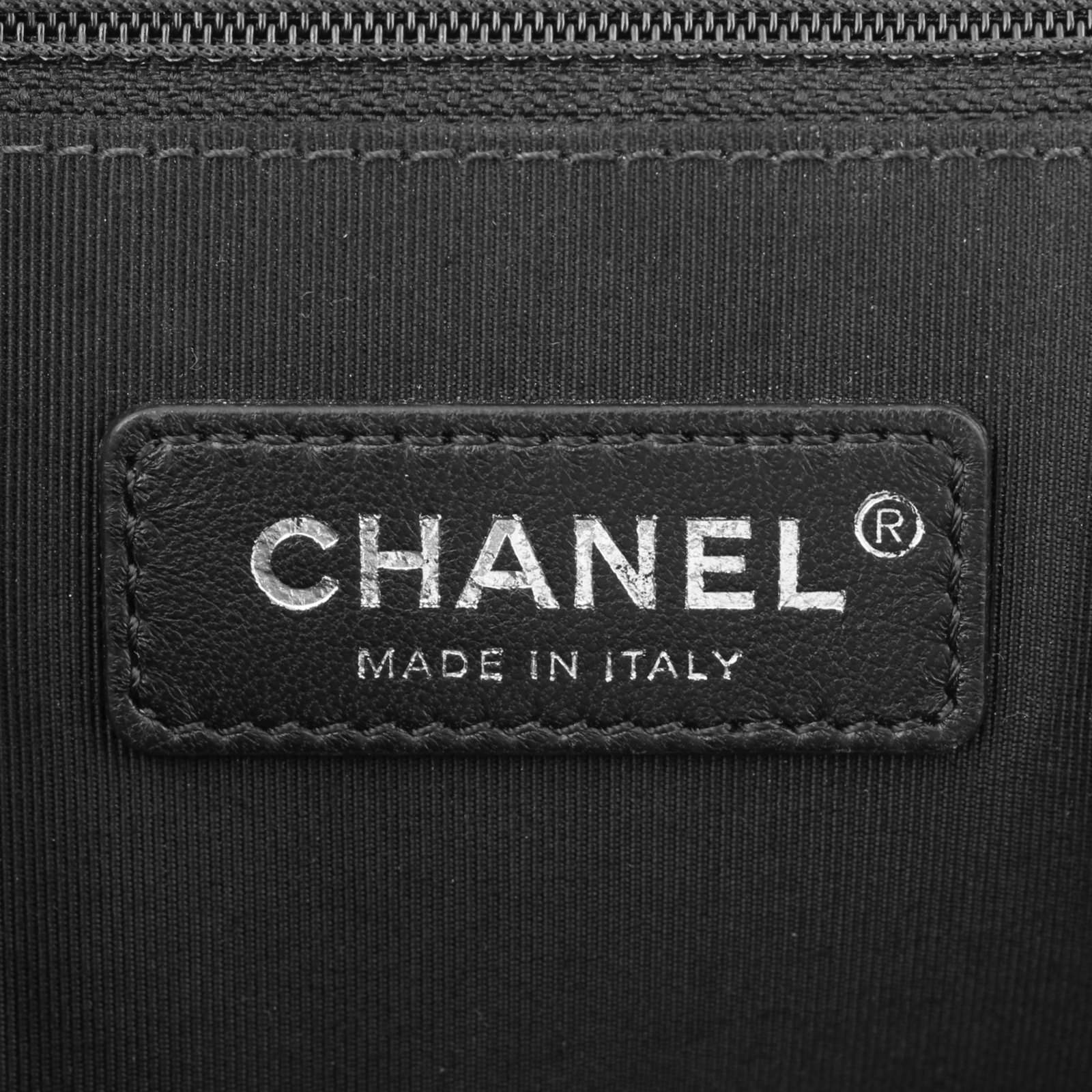 Chanel Boy New Medium | Black Lambskin