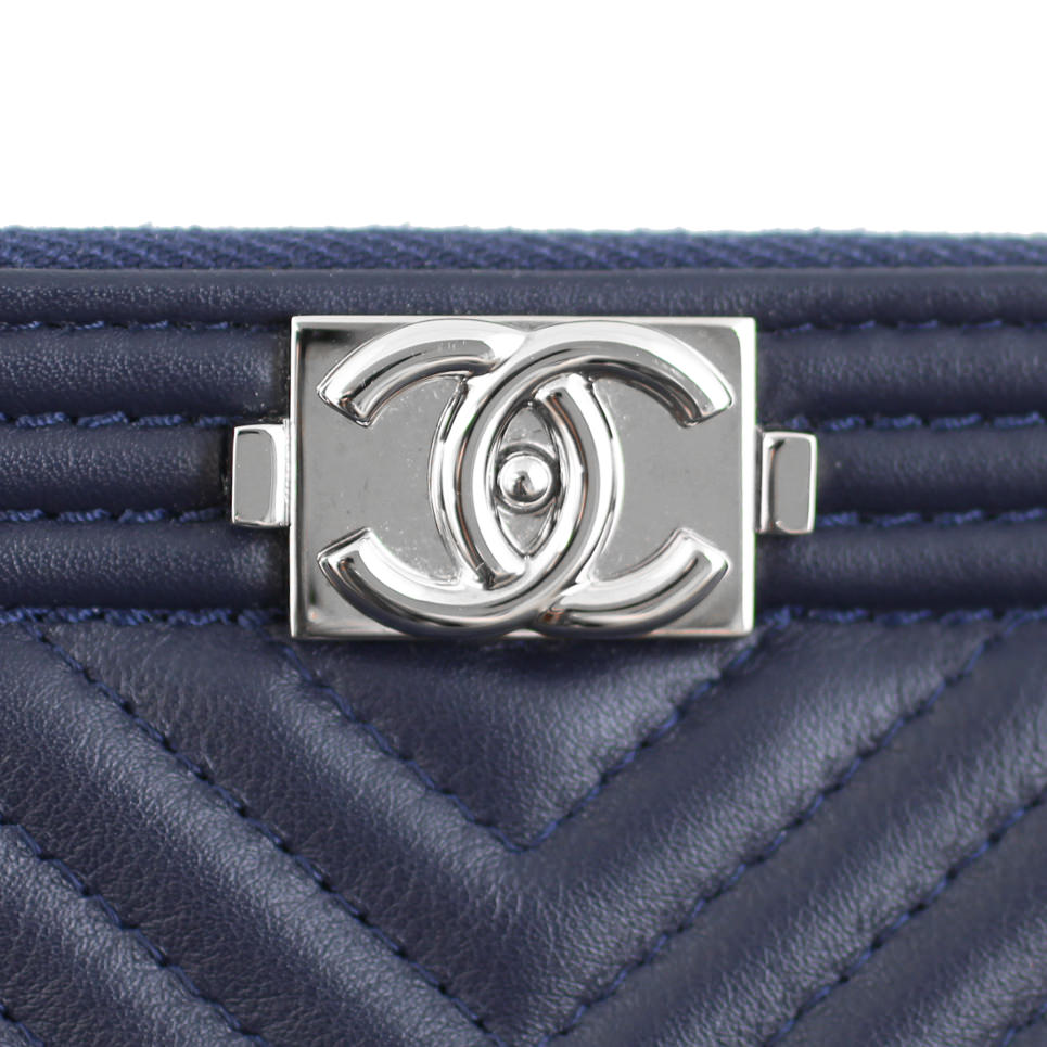 Chanel Boy Chevron O-Case Large