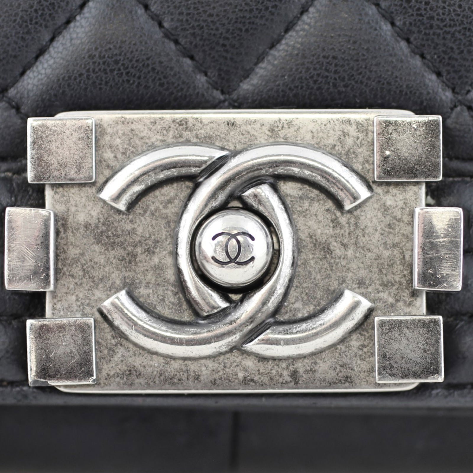 Chanel Boy Large | 19 Series