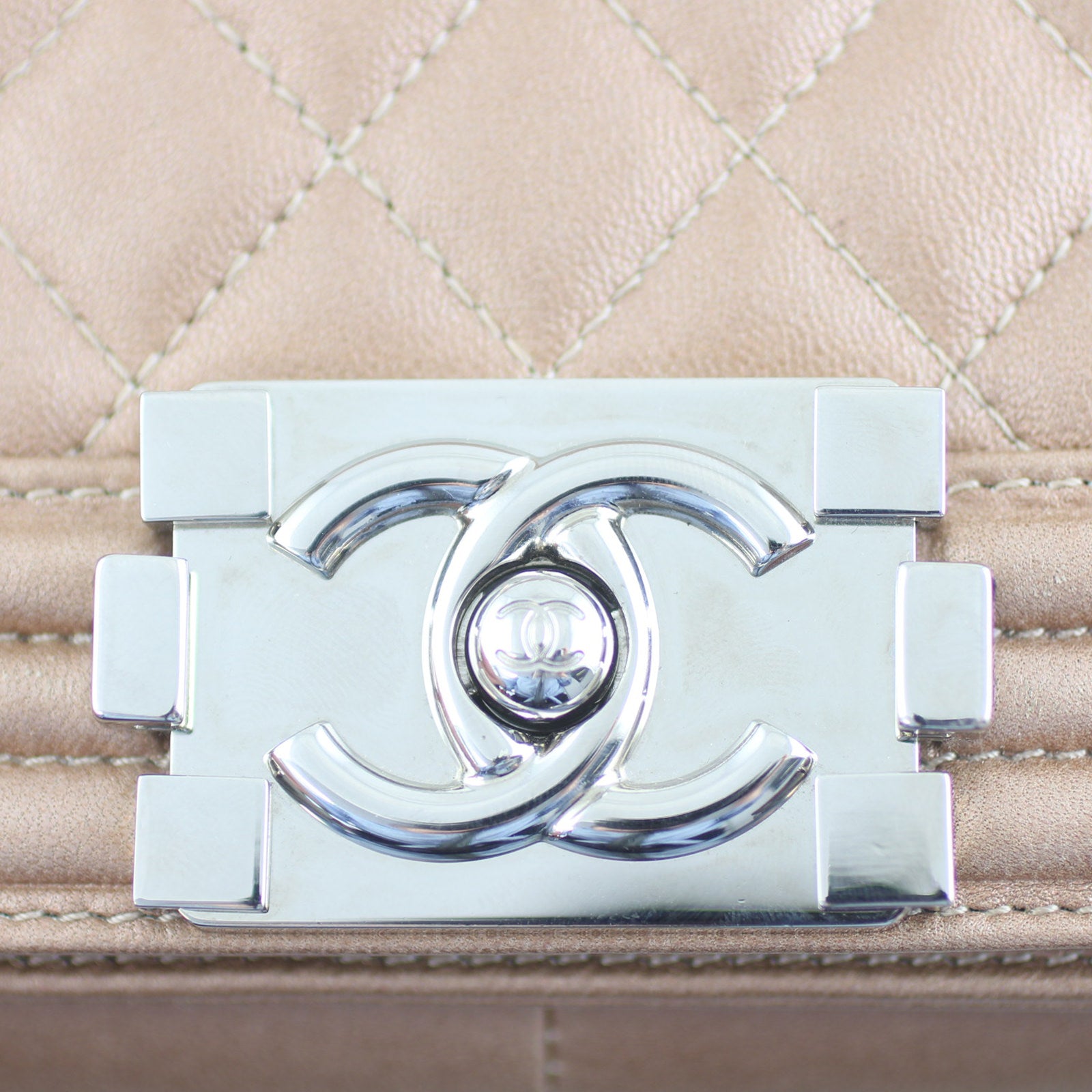 Chanel Boy Old Medium | 15 Series