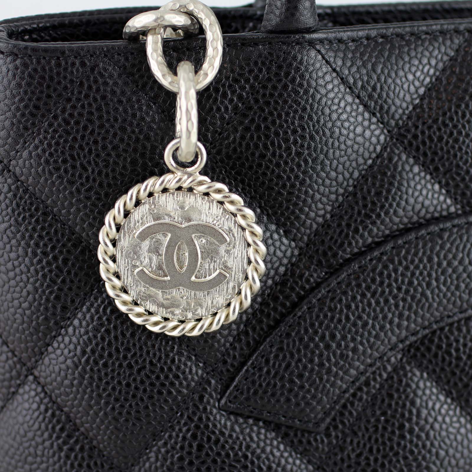 Chanel Medallion Tote | STZ