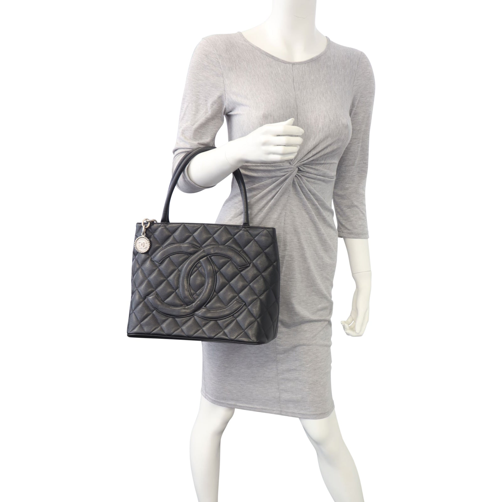 Chanel Medallion Tote Bag | 6 Series