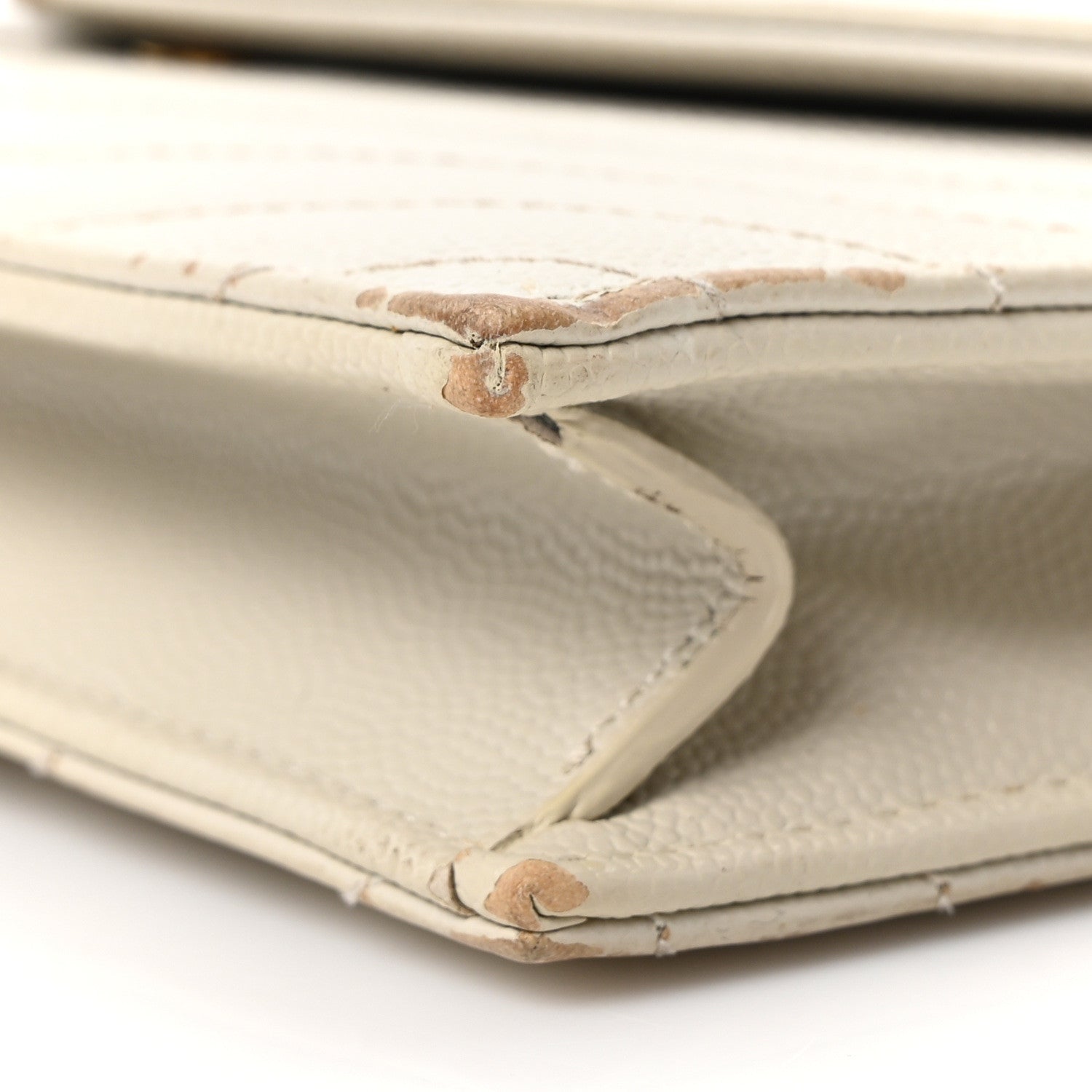 Grain De Poudre Matelasse Chevron Cassandre Envelope Chain Wallet Crema Soft