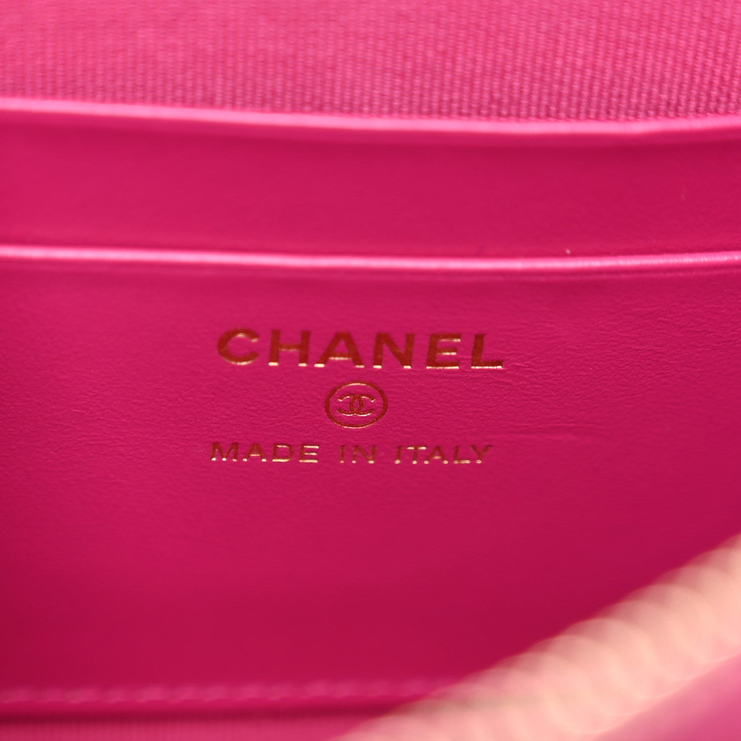 Caviar Quilted Classic Clutch With Chain Fuchsia