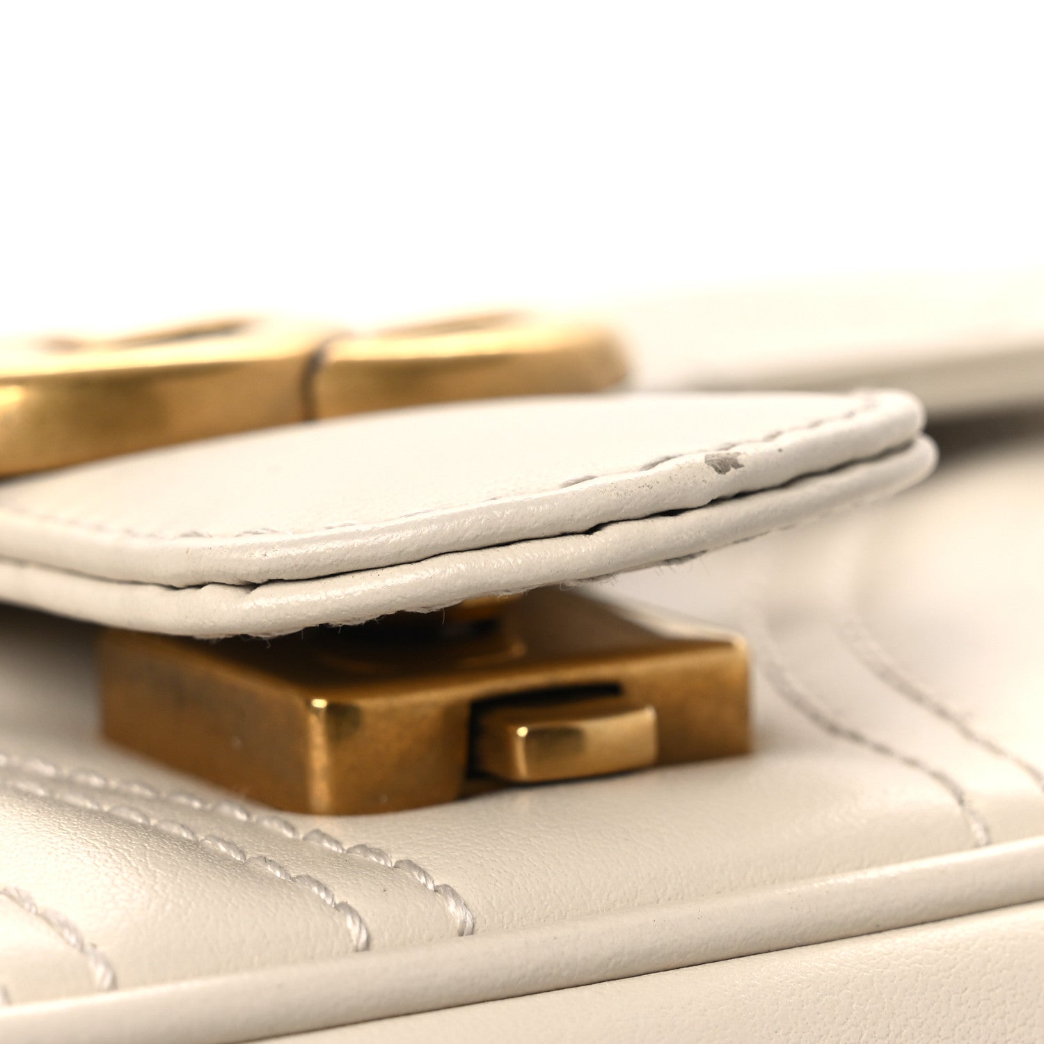 Calfskin Matelasse Mini GG Marmont Shoulder Bag White