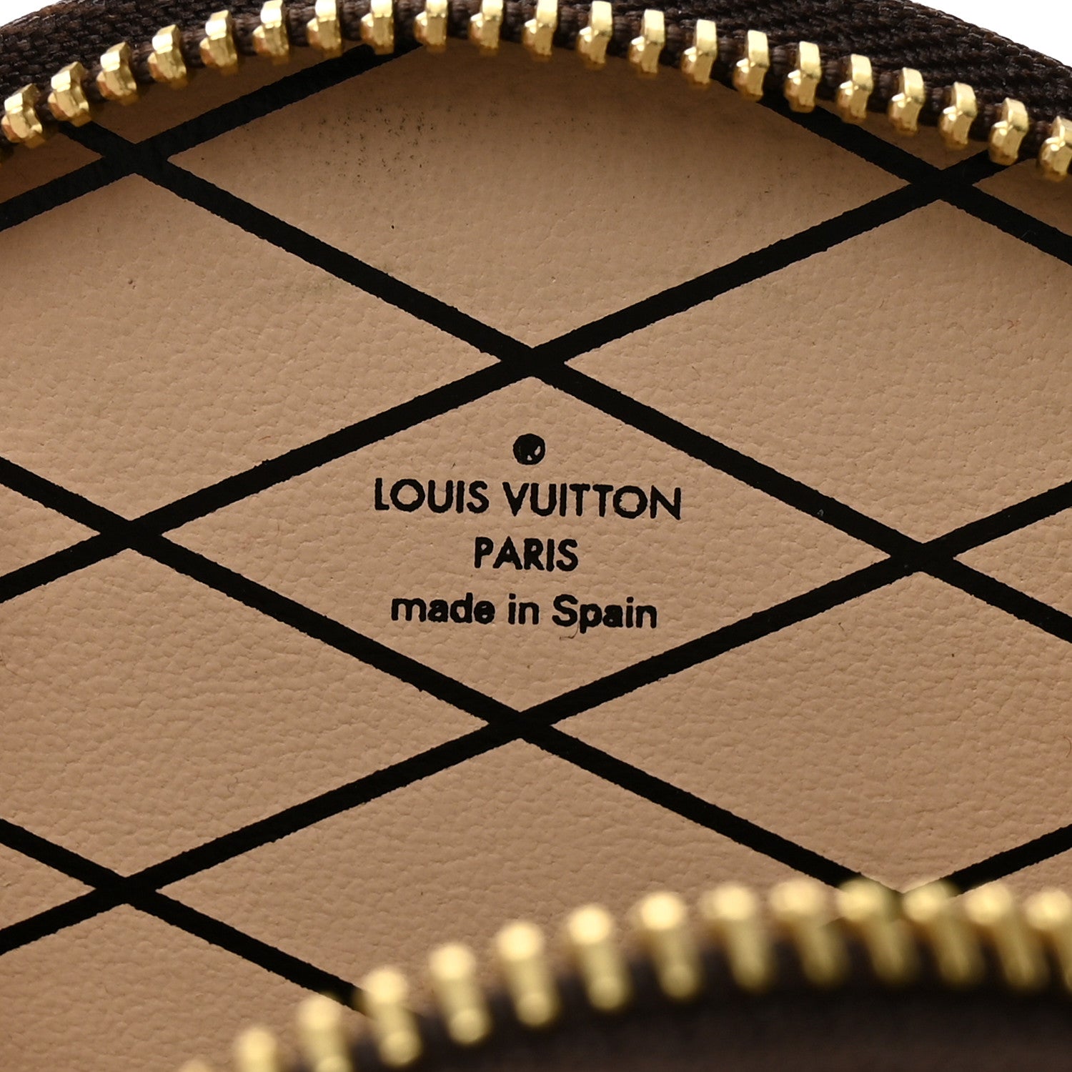 Calfskin Catogram Micro Boite Chapeau Marron