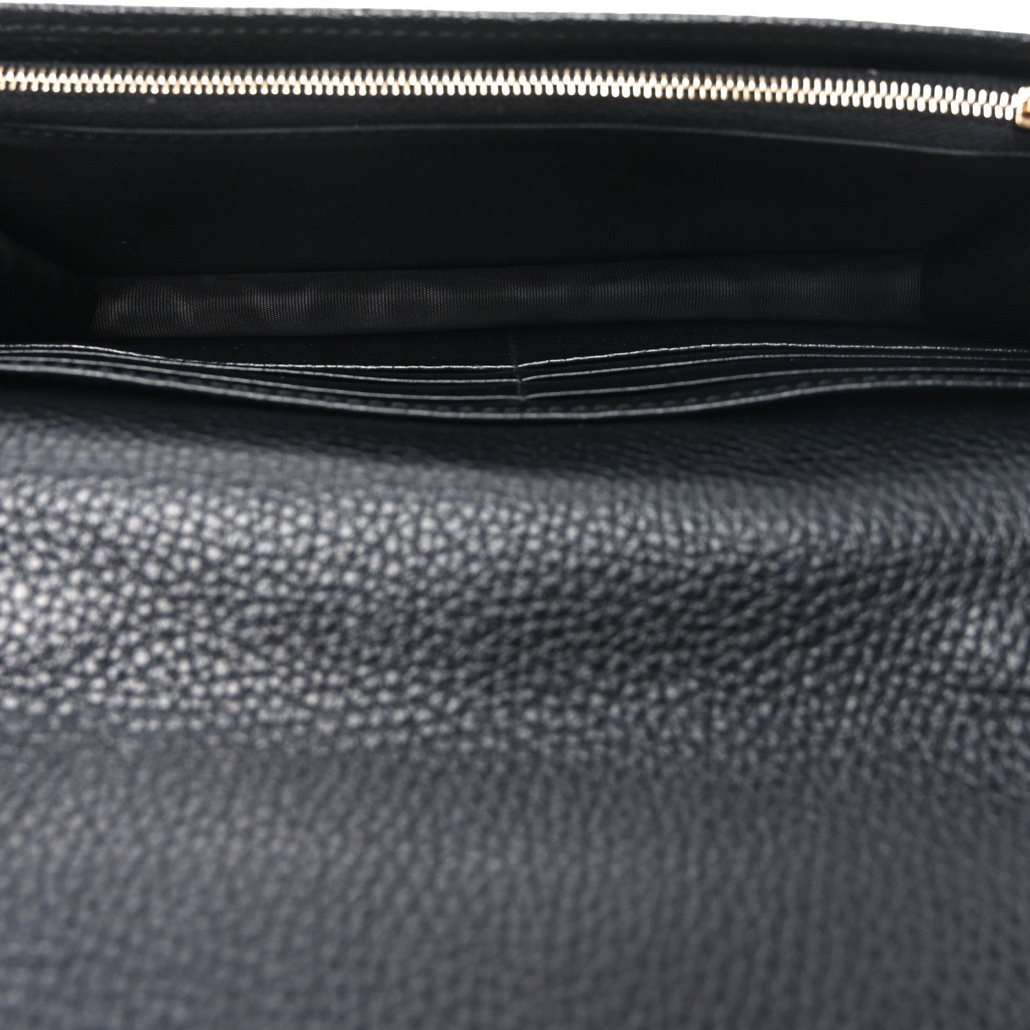 Pebbled Calfskin Soho Wallet On Chain Black