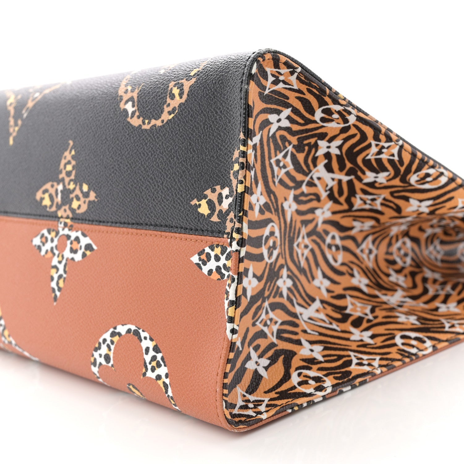 Monogram Giant Jungle Onthego GM Black