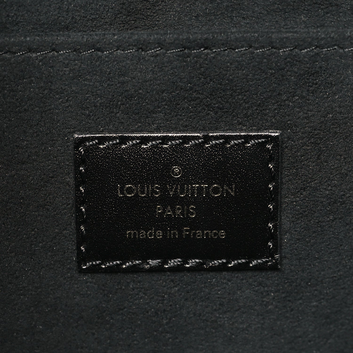 Smooth Calfskin Dauphine MM Black