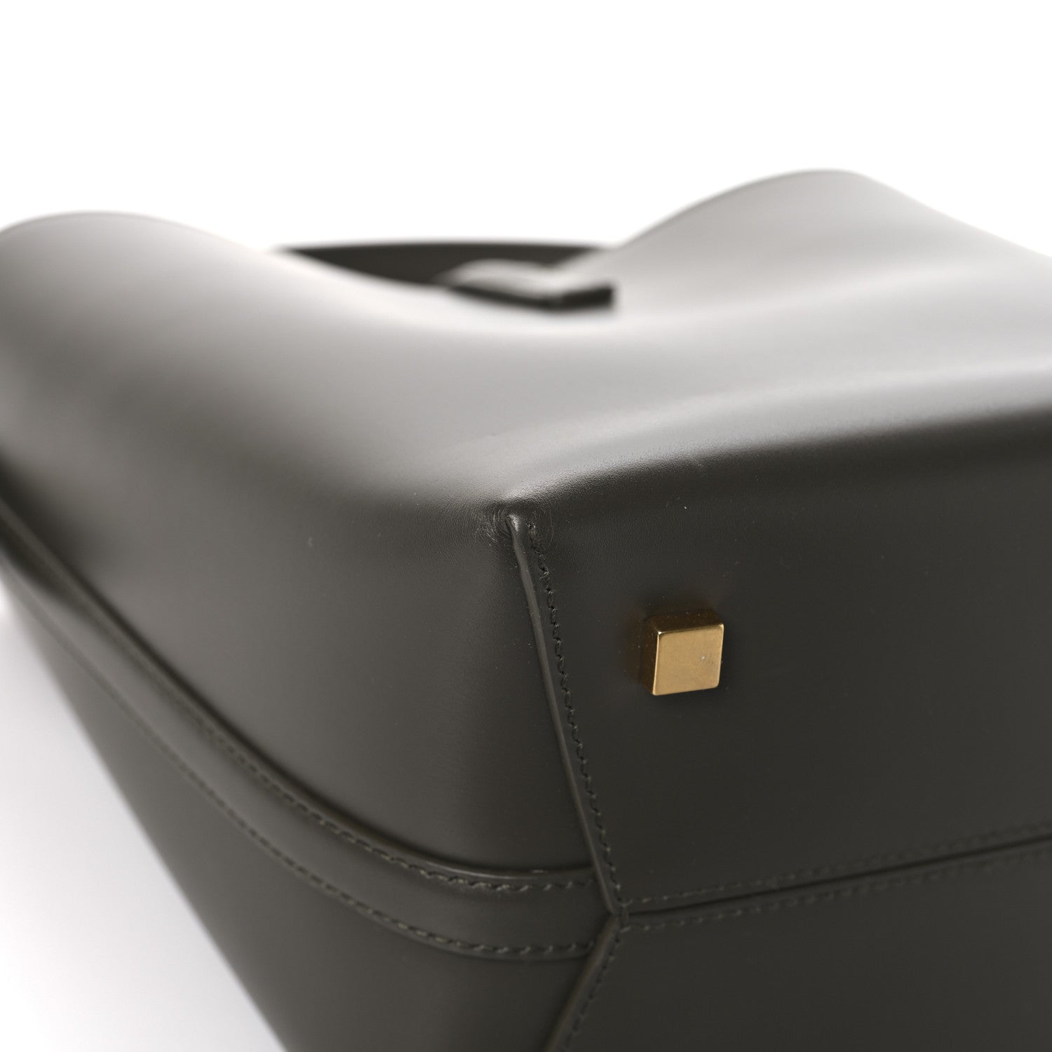 Shiny Calfskin Le 37 Bucket Bag Deep Musk