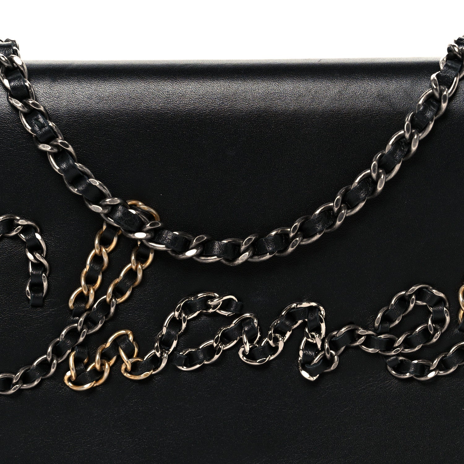 Calfskin Chain 20s Signe Wallet on Chain WOC Black