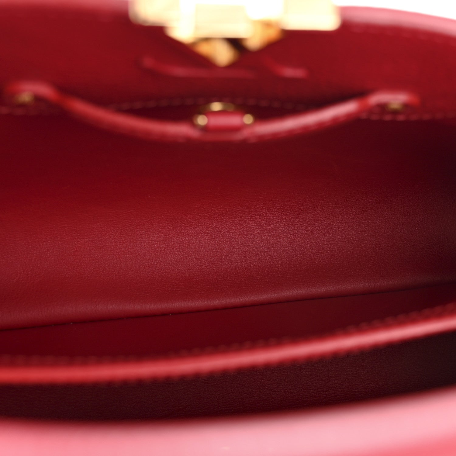 Taurillon Capucines BB Scarlet Red