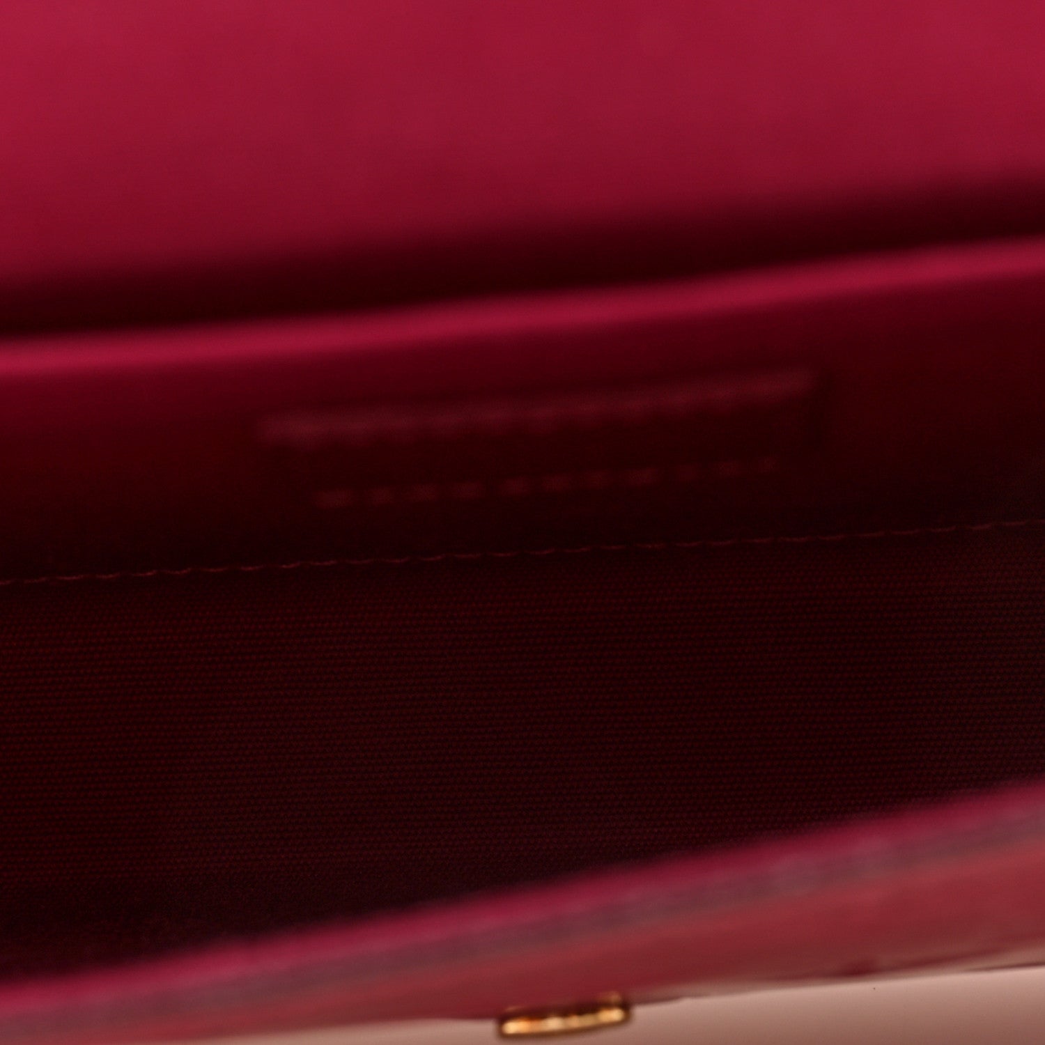 Vernis Felicie Chain Wallet Magenta