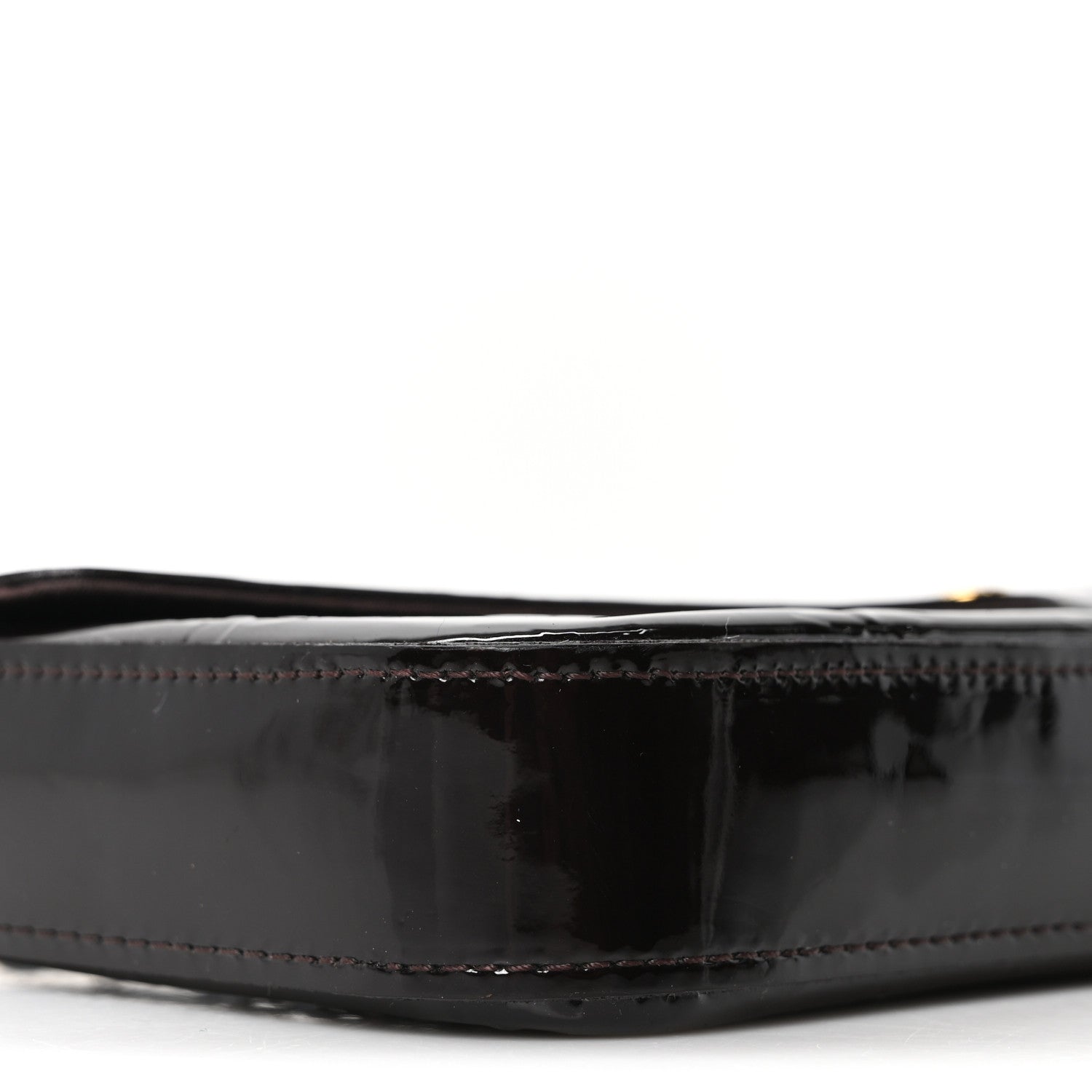 Vernis Pochette Felicie Chain Wallet Amarante