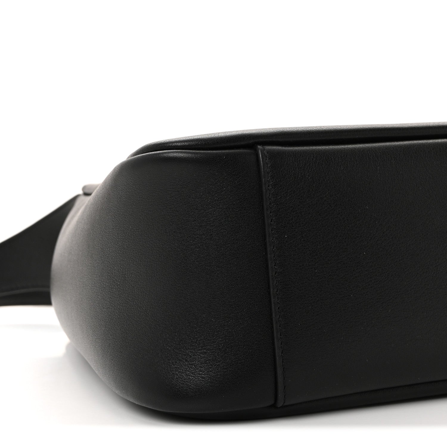 Smooth Calfskin Small Le 5 A 7 Soft Hobo Black