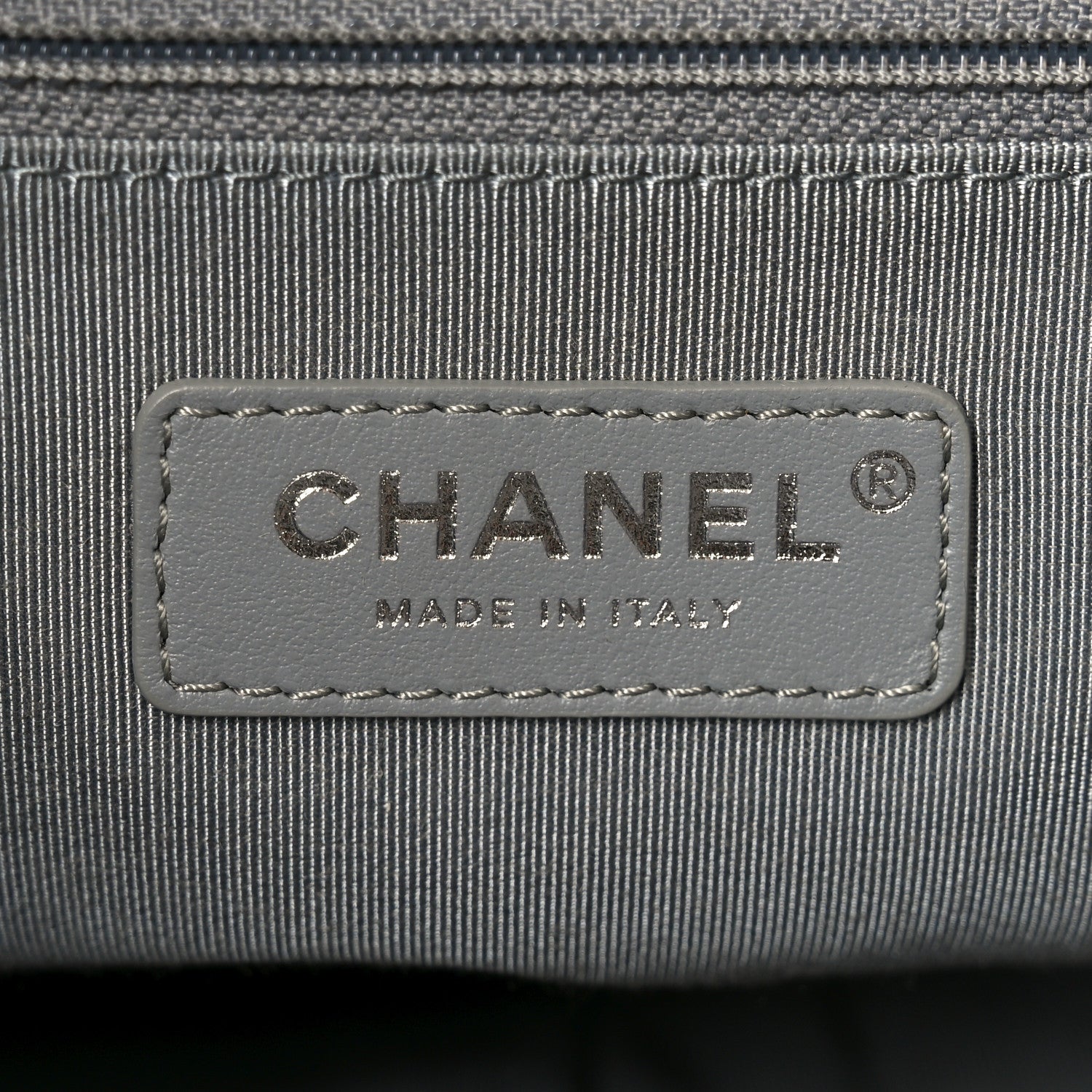Metallic Crumpled Calfskin Chain 20s Signe Tote Silver