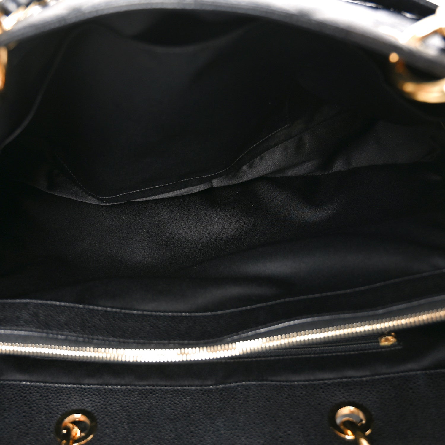 Caviar Quilted XL Grand Shopping Tote GST Black