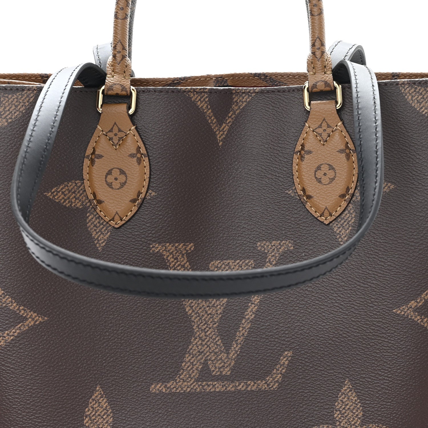 Reverse Monogram Giant Onthego MM