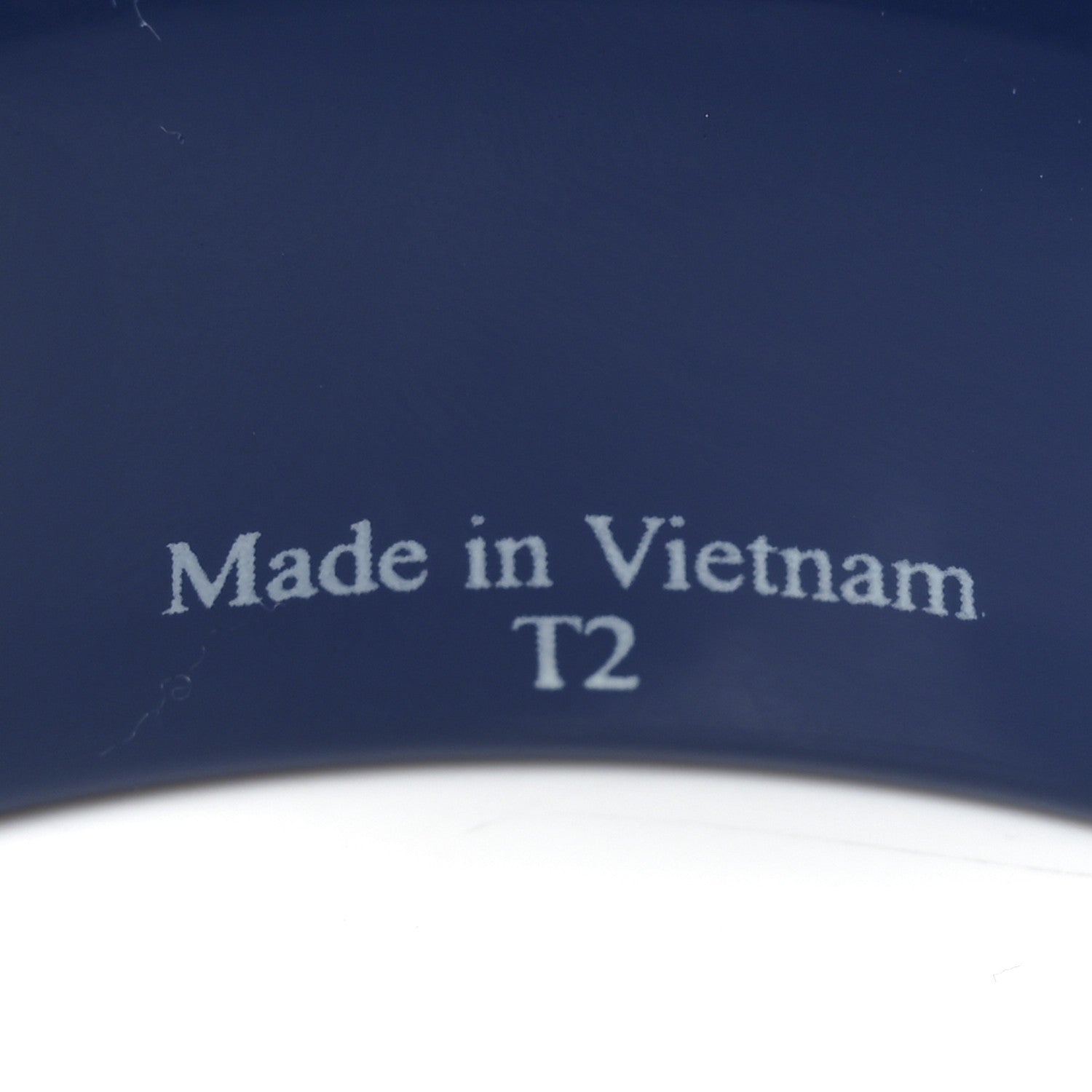Lacquered Bangle Bracelet T2