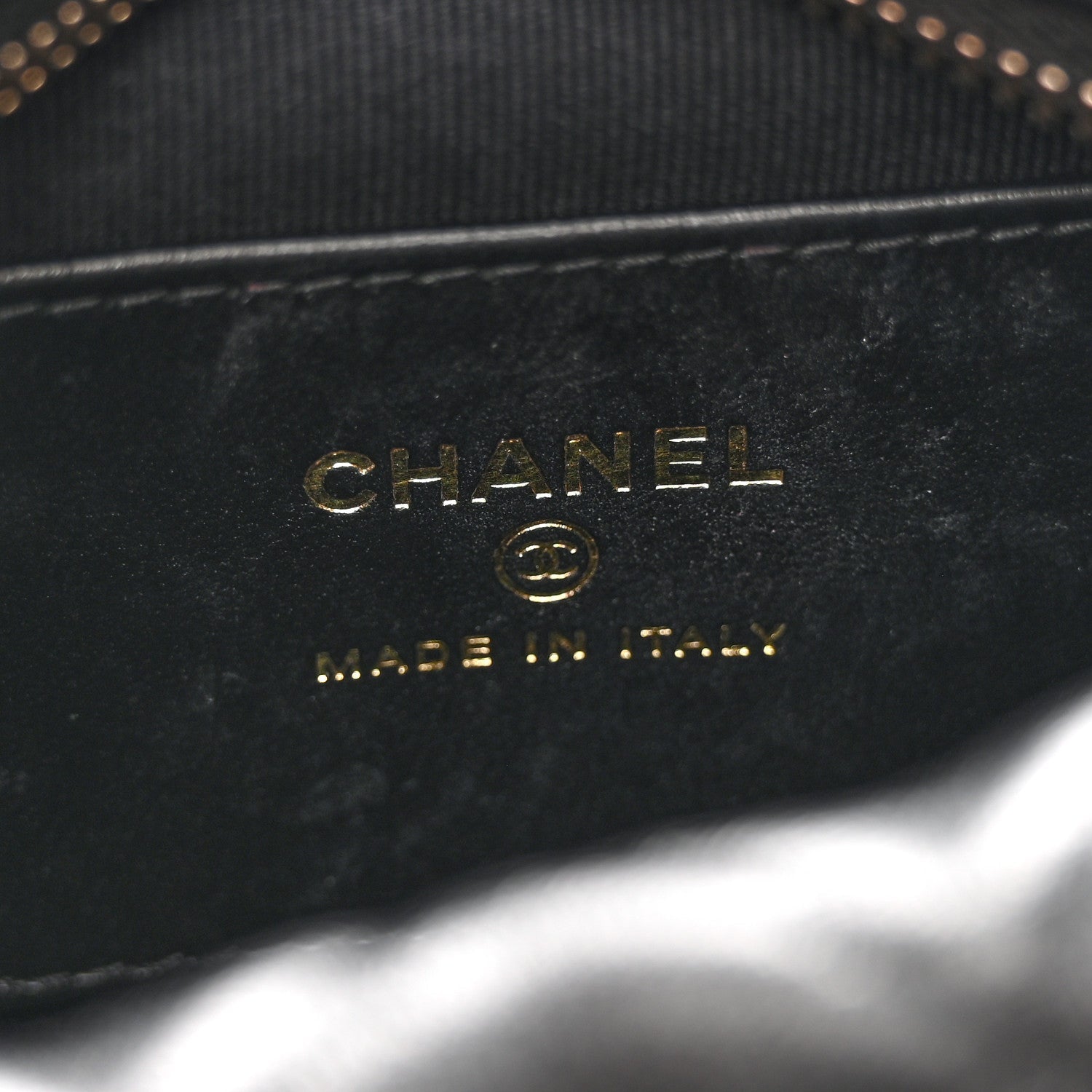 Lambskin Quilted Chain Around Pouch Hobo Black