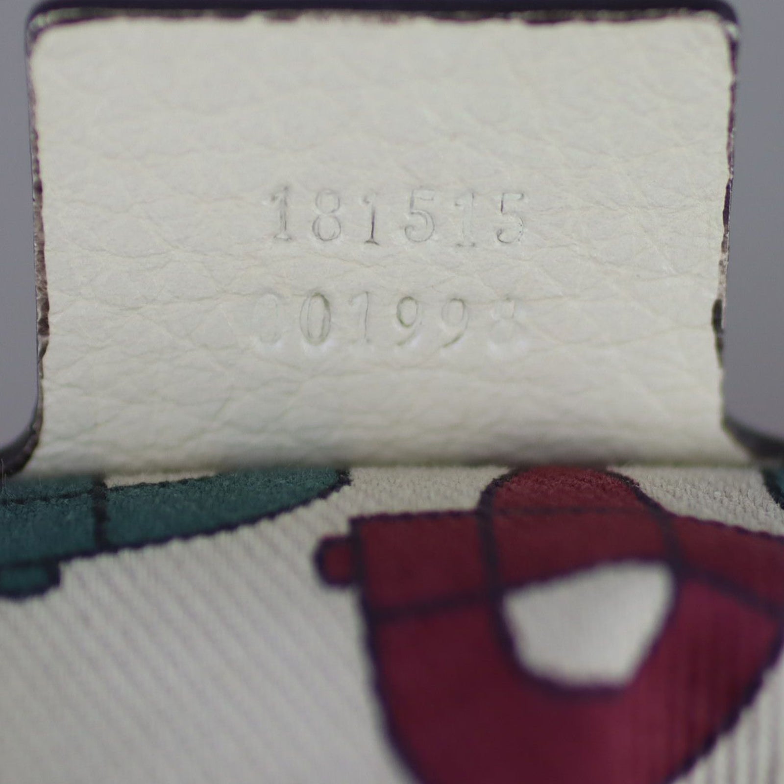Gucci Signature Signoria Hobo Medium