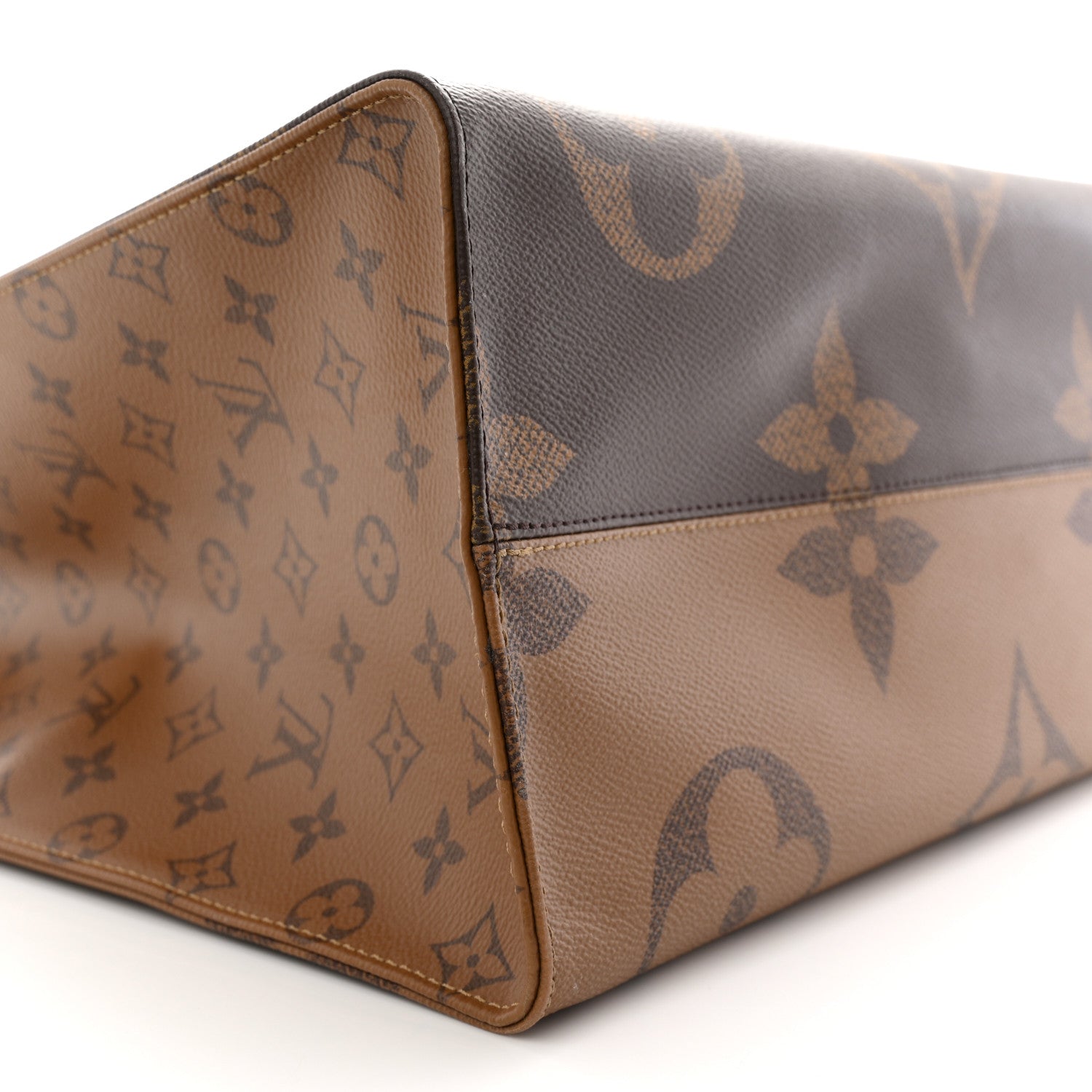 Reverse Monogram Giant Onthego GM