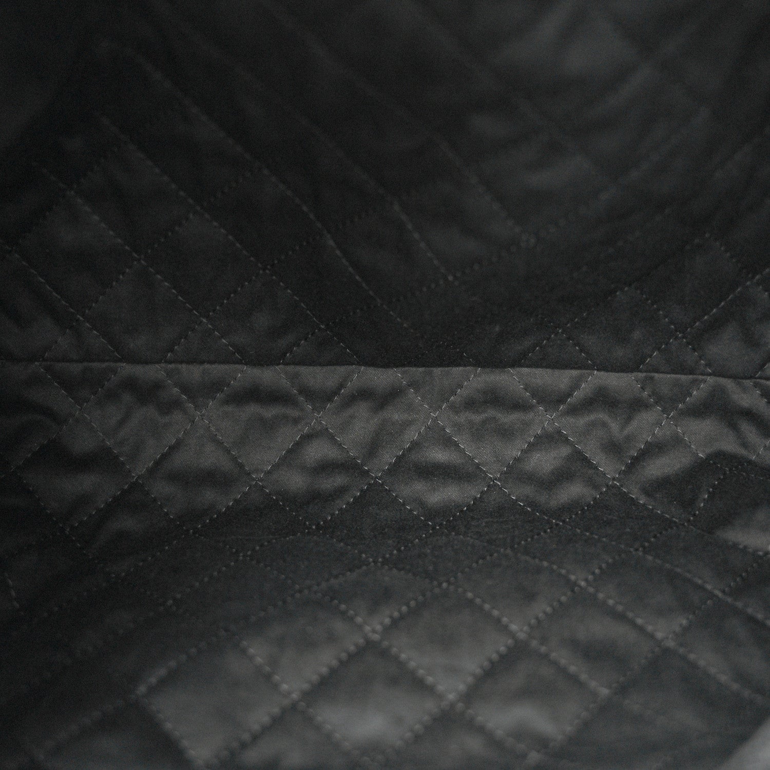 Shiny Calfskin Quilted Chanel 22 Black