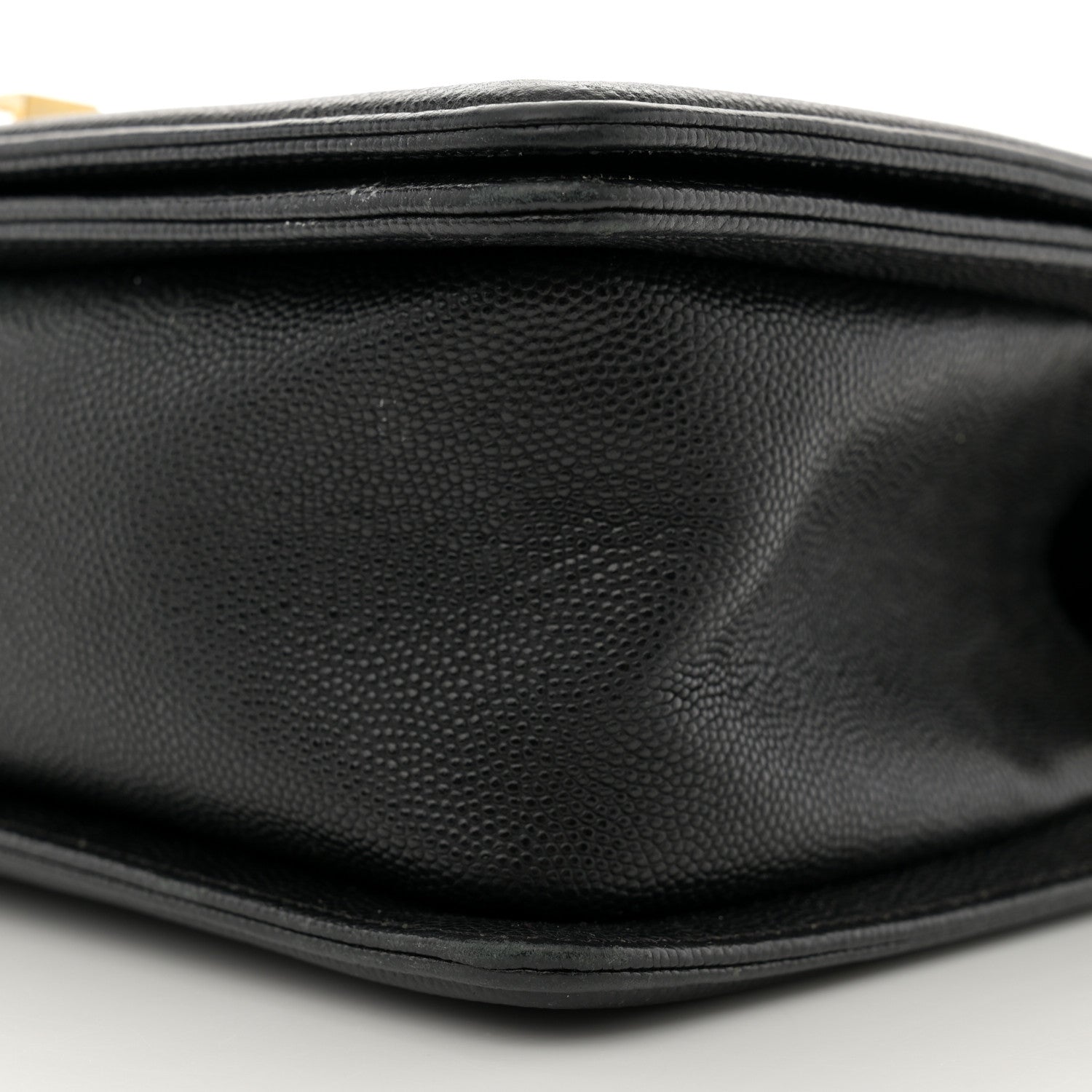Caviar Quilted Medium Boy Flap Black