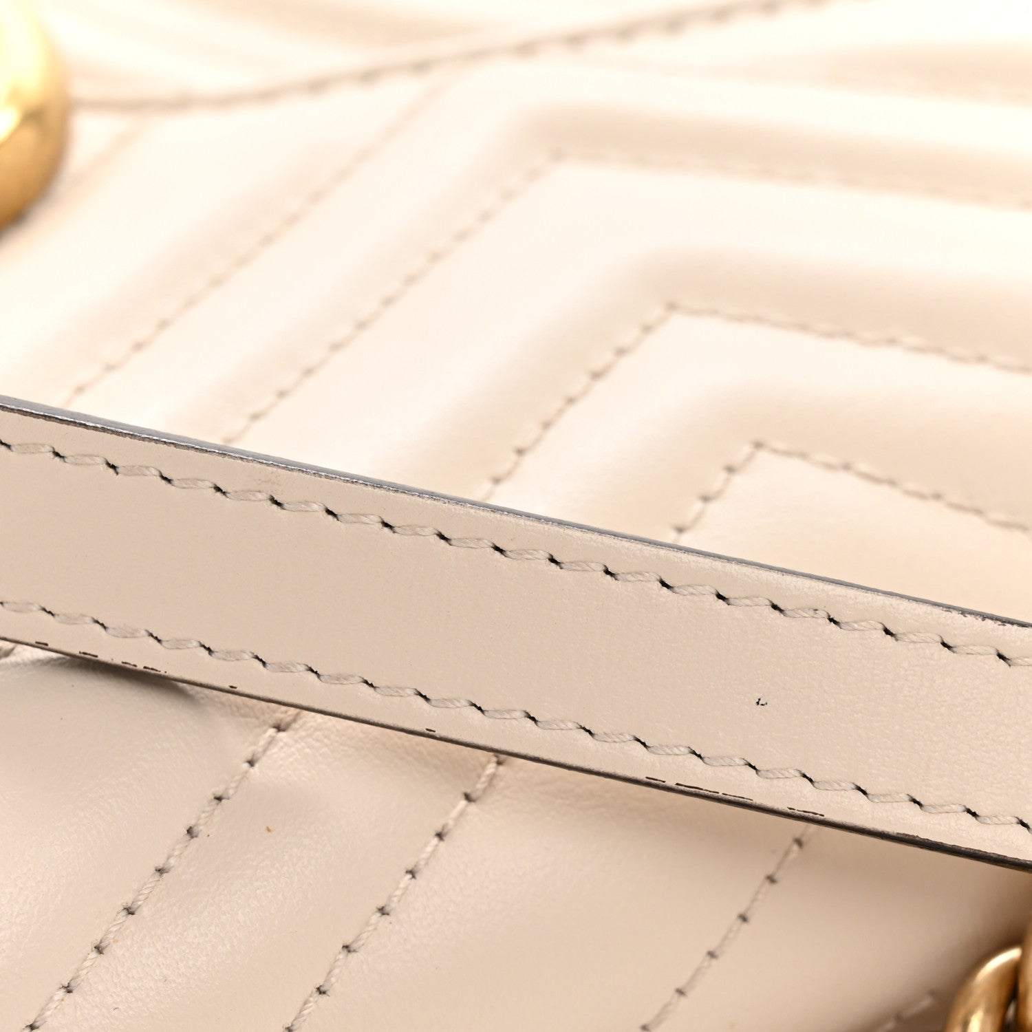 Calfskin Matelasse Small GG Marmont Shoulder Bag White
