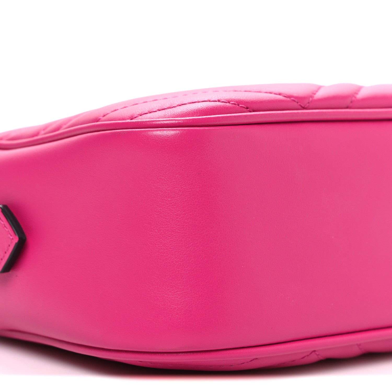 Calfskin Matelasse Monochrome Small GG Marmont Chain Shoulder Bag Classic Fuxia