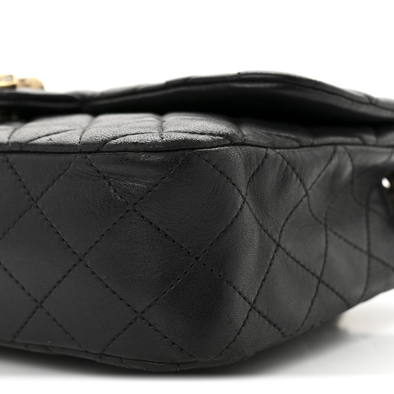 Lambskin Quilted Medium Westminster Pearl Flap Black