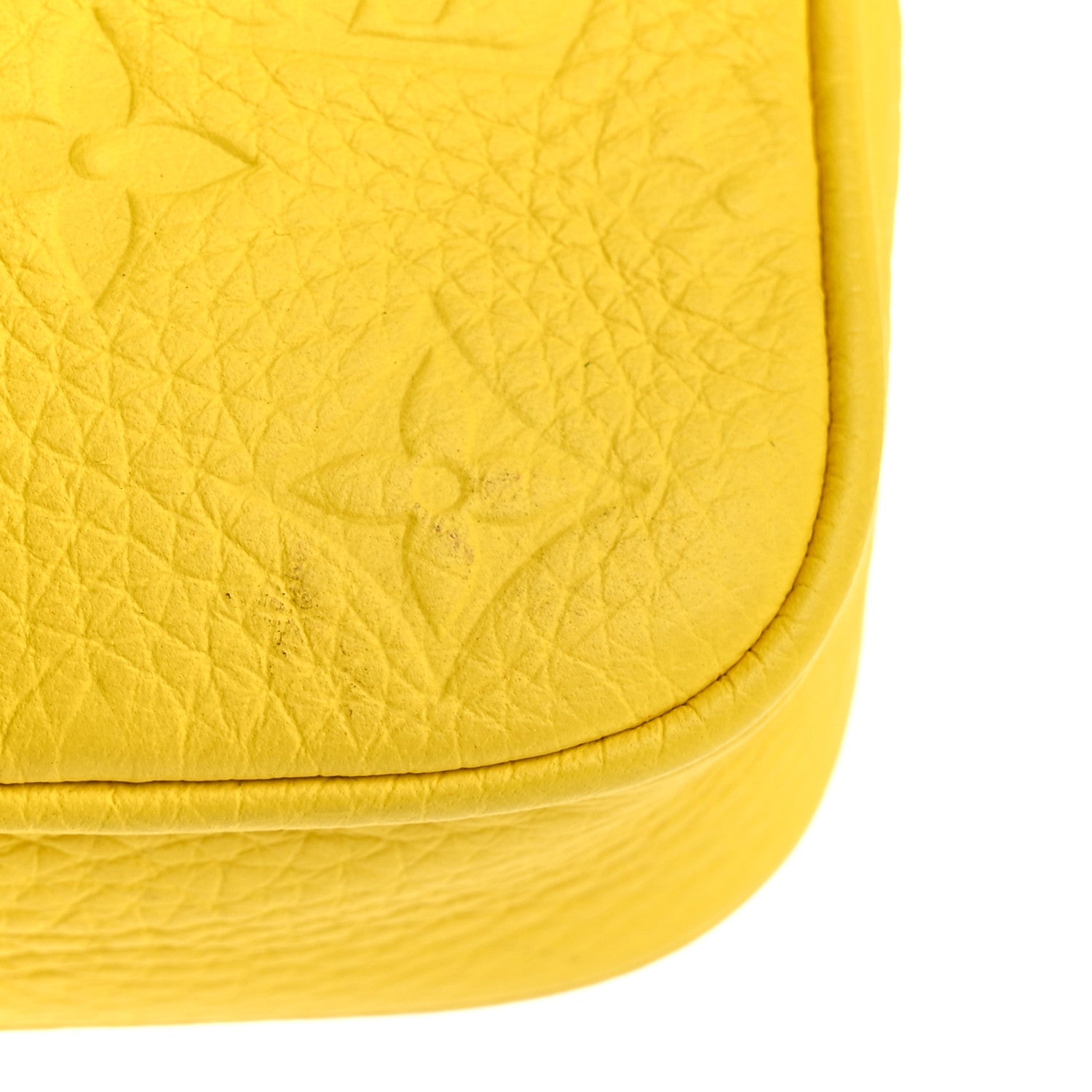 Taurillon Monogram Pochette Volga Yellow