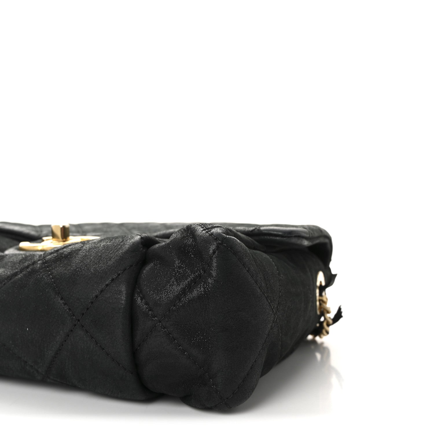 Iridescent Calfskin Quilted Small Chic Quilt Flap Black