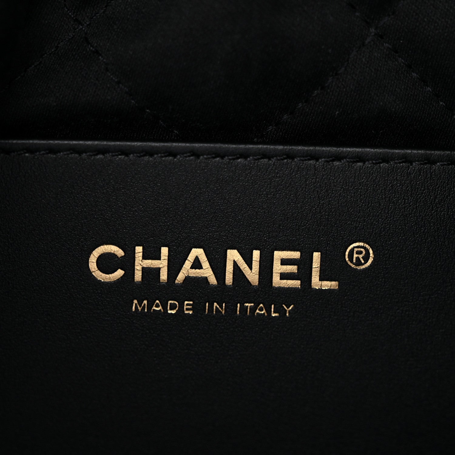 Shiny Caviar Quilted Monochrome Mini Chanel 22 Black