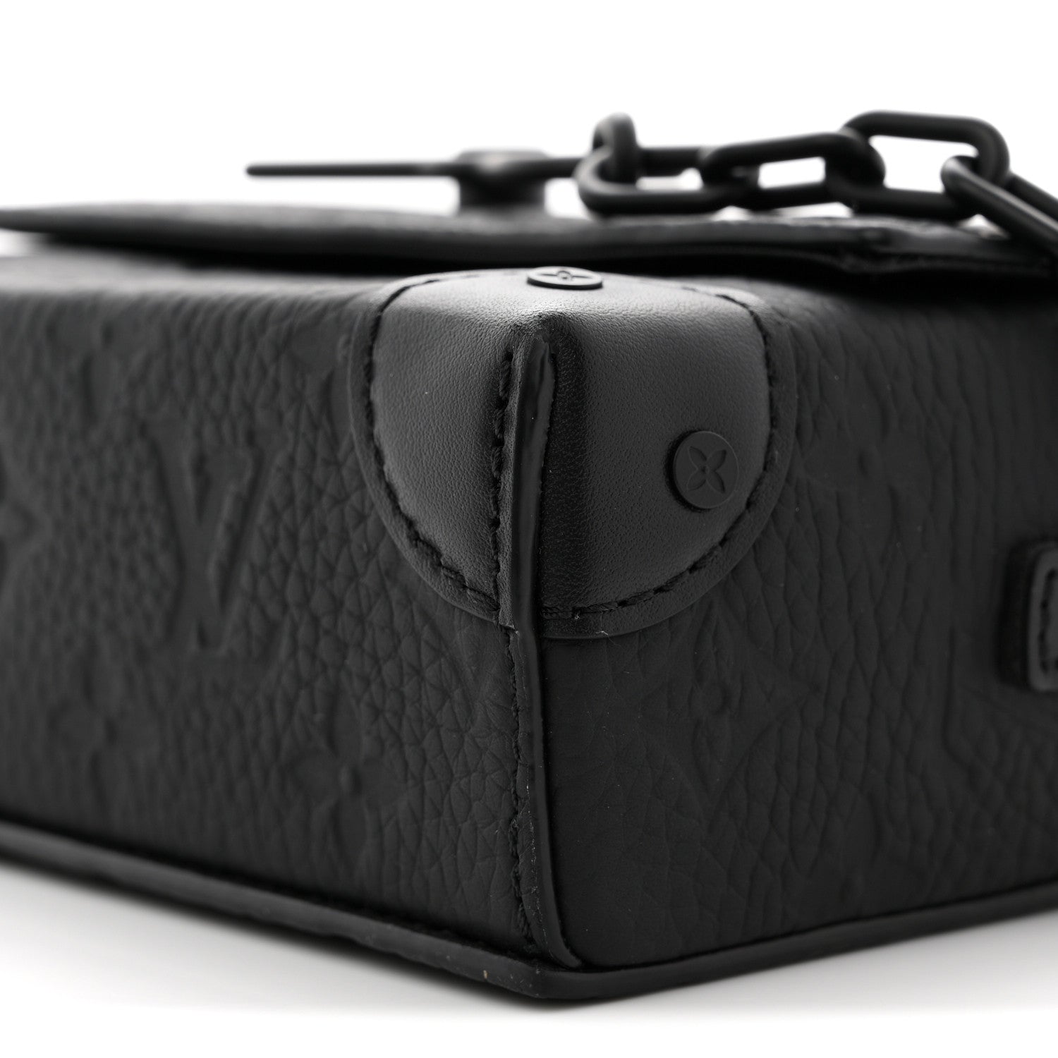 Taurillon Monogram Steamer Wearable Wallet Black