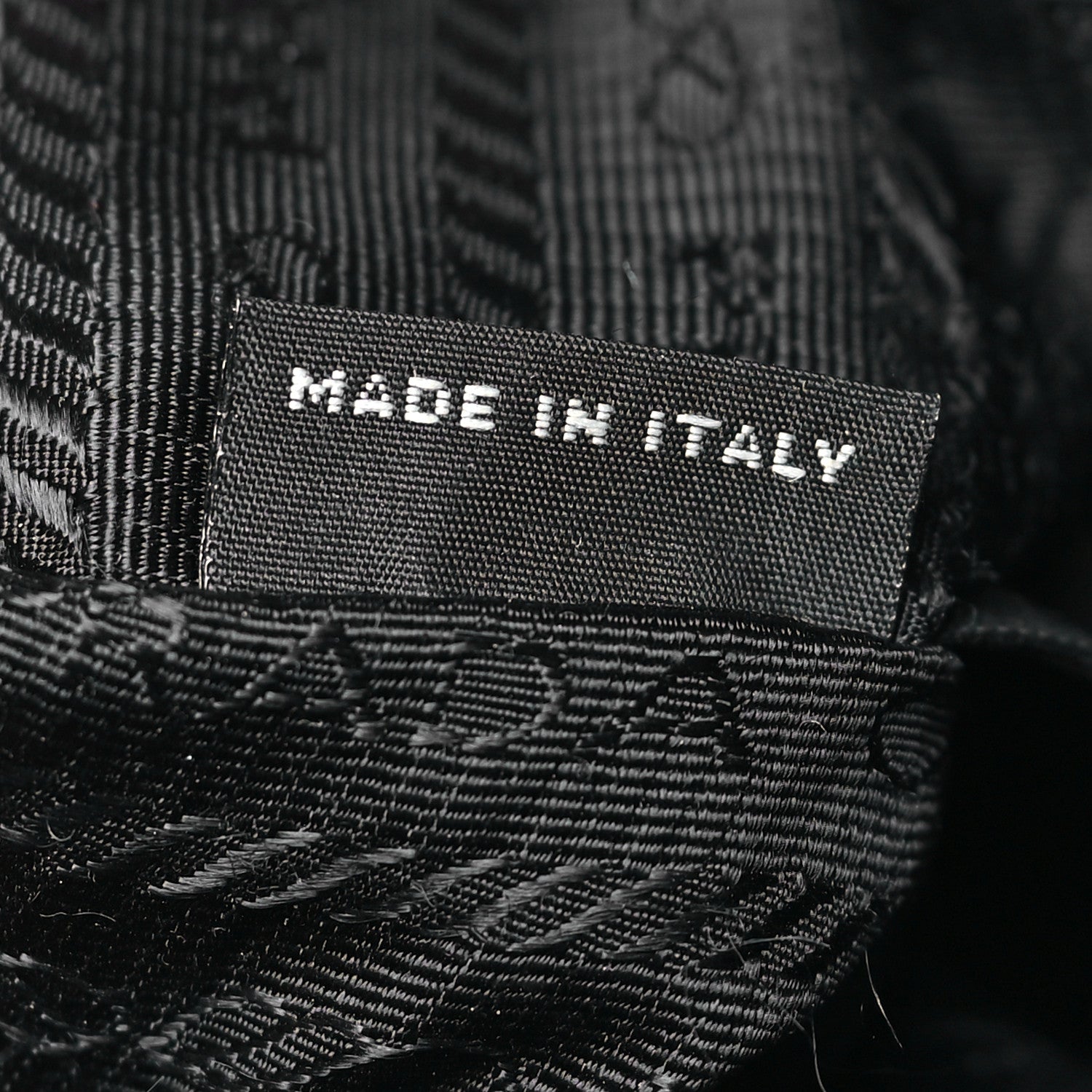 Re-Nylon Saffiano Re-Edition 2005 Shoulder Bag Black