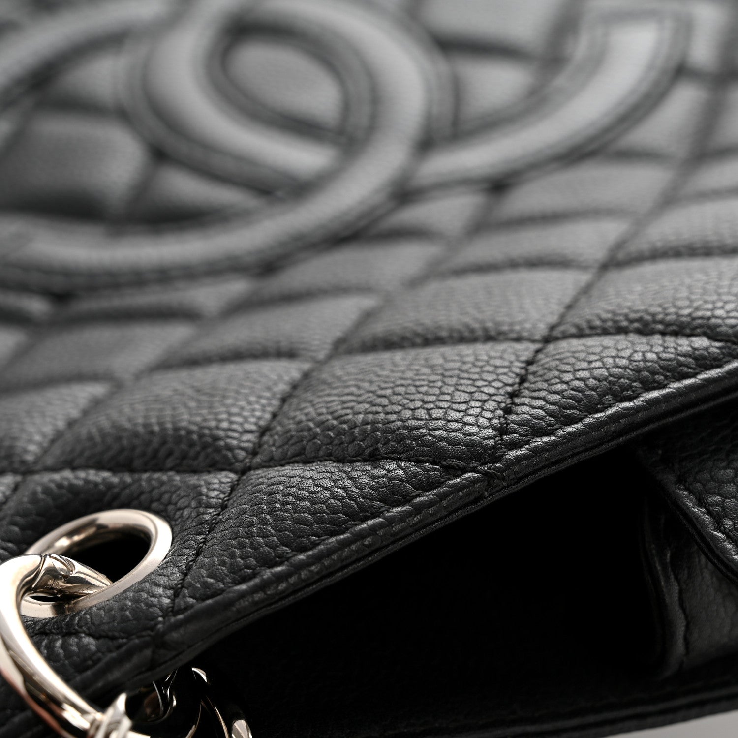 Caviar Quilted Petit Shopping Tote PST Black