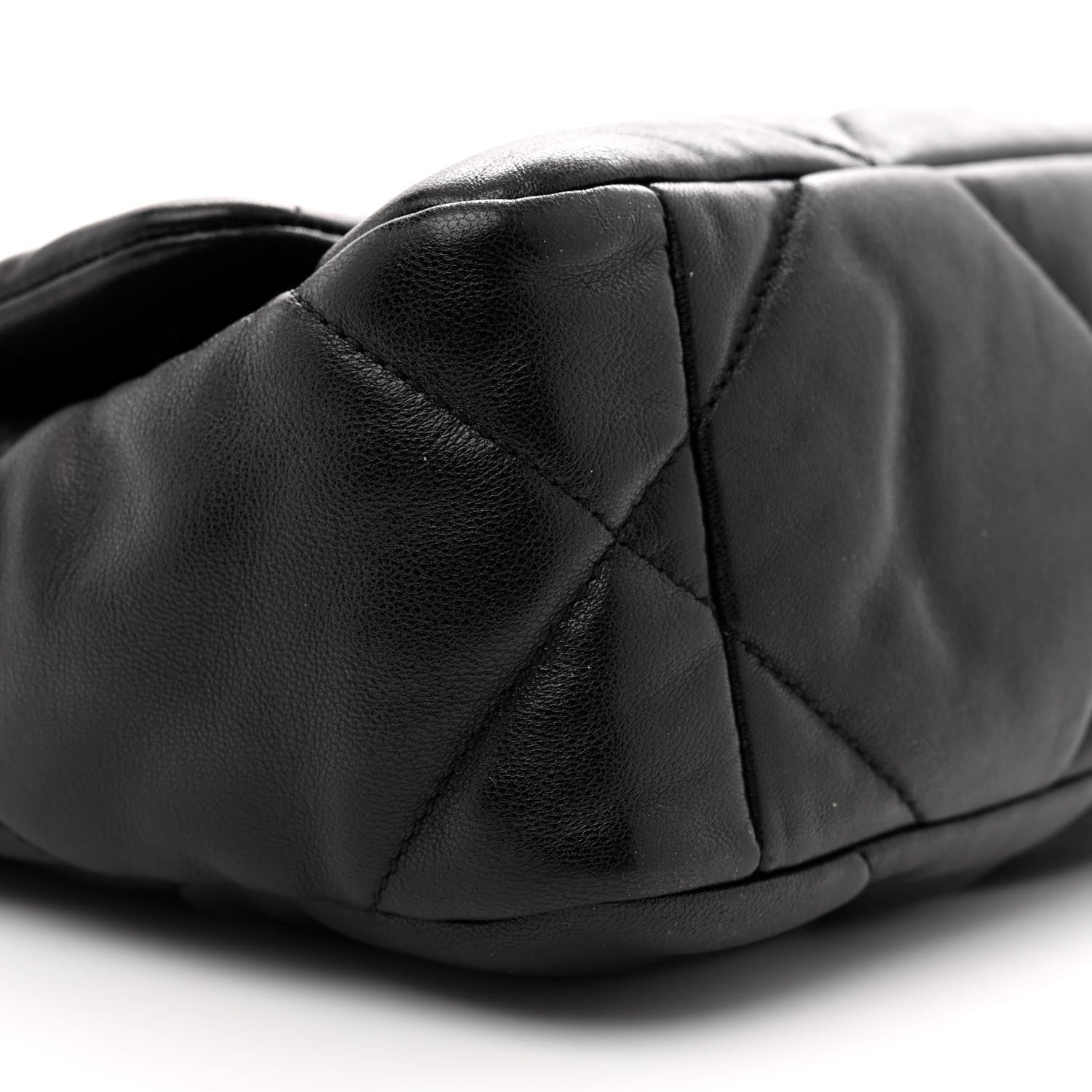 Lambskin Quilted Medium Chanel 19 Flap Black