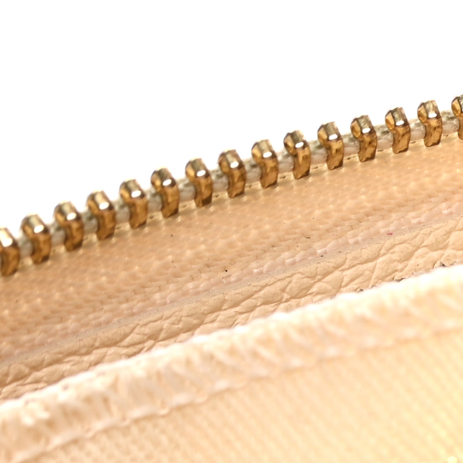 Snakeskin Empreinte Zippy Wallet Creme
